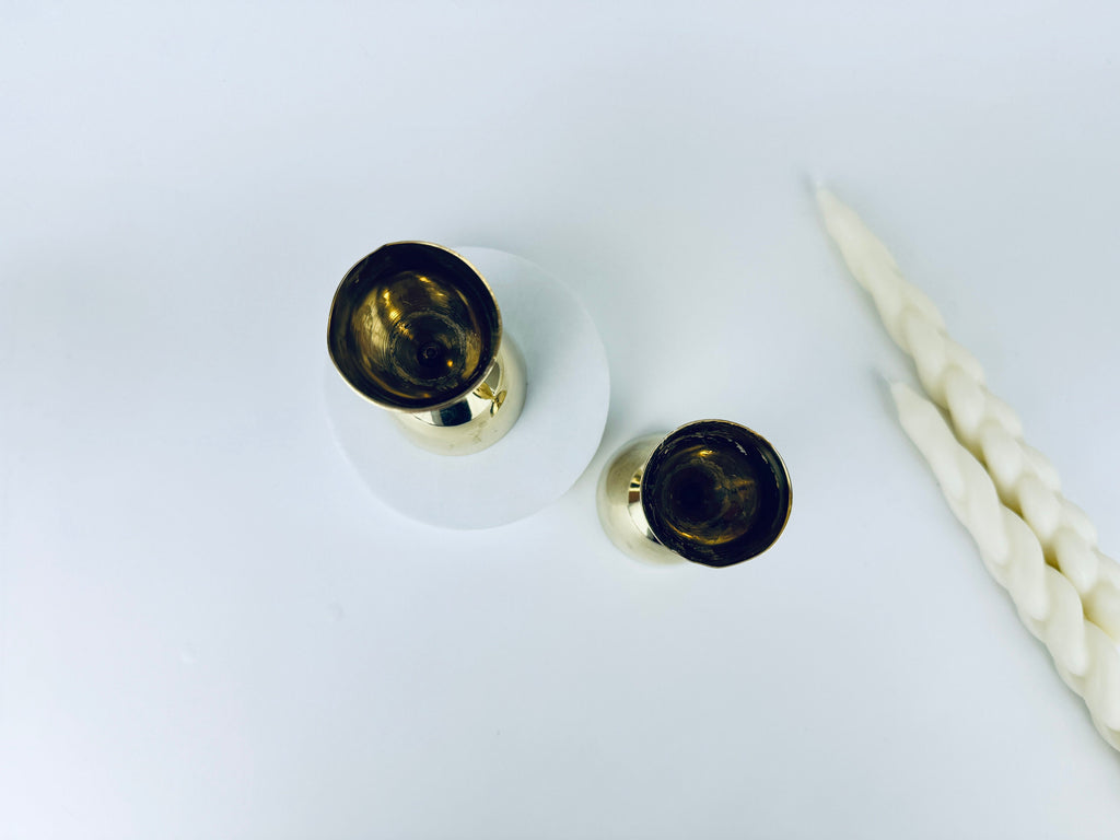 Product image for 'vintage hourglass shaped brass candlestick holders set of two 2' (view 77ef15)