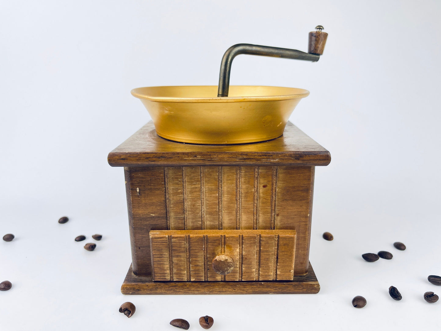 Product image for 'vintage manual coffee grinder wood metal made in taiwan' (view d10df8)