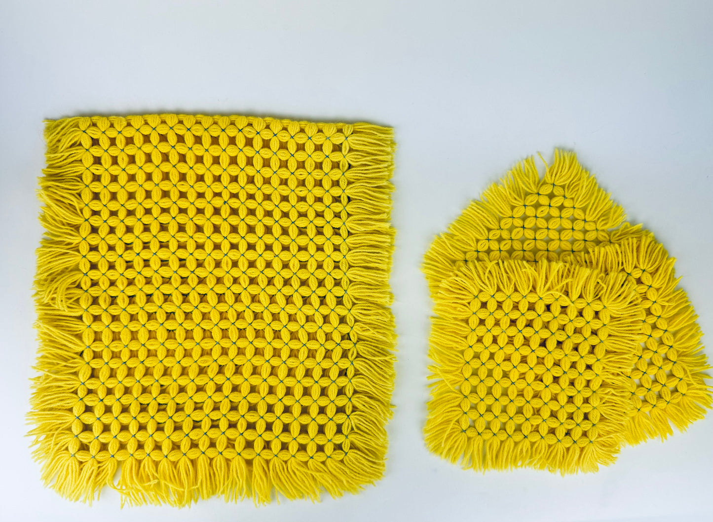 Product image for 'vintage yellow blue woven fringe table runner placemats' (view 383df9)
