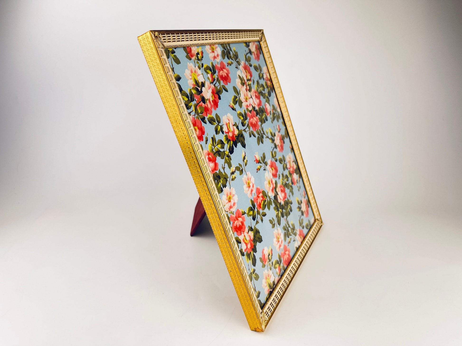 Product image for 'vintage ornate gold white 8 x 10 picture frame hollywood regency style' (view 2ec901)