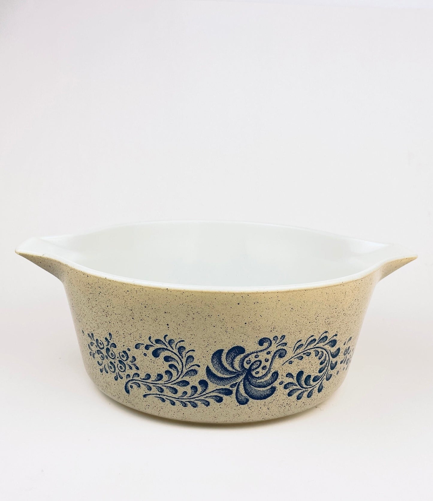 Product image for 'vintage homestead pyrex casserole dish 475 b' (view 98678a)
