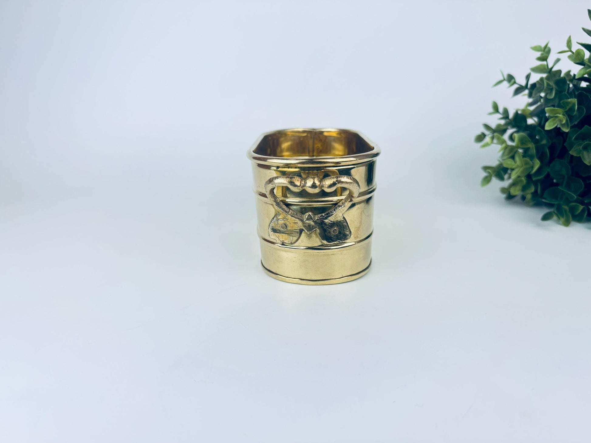 Product image for 'vintage oval handled brass indoor planter' (view c87dc7)