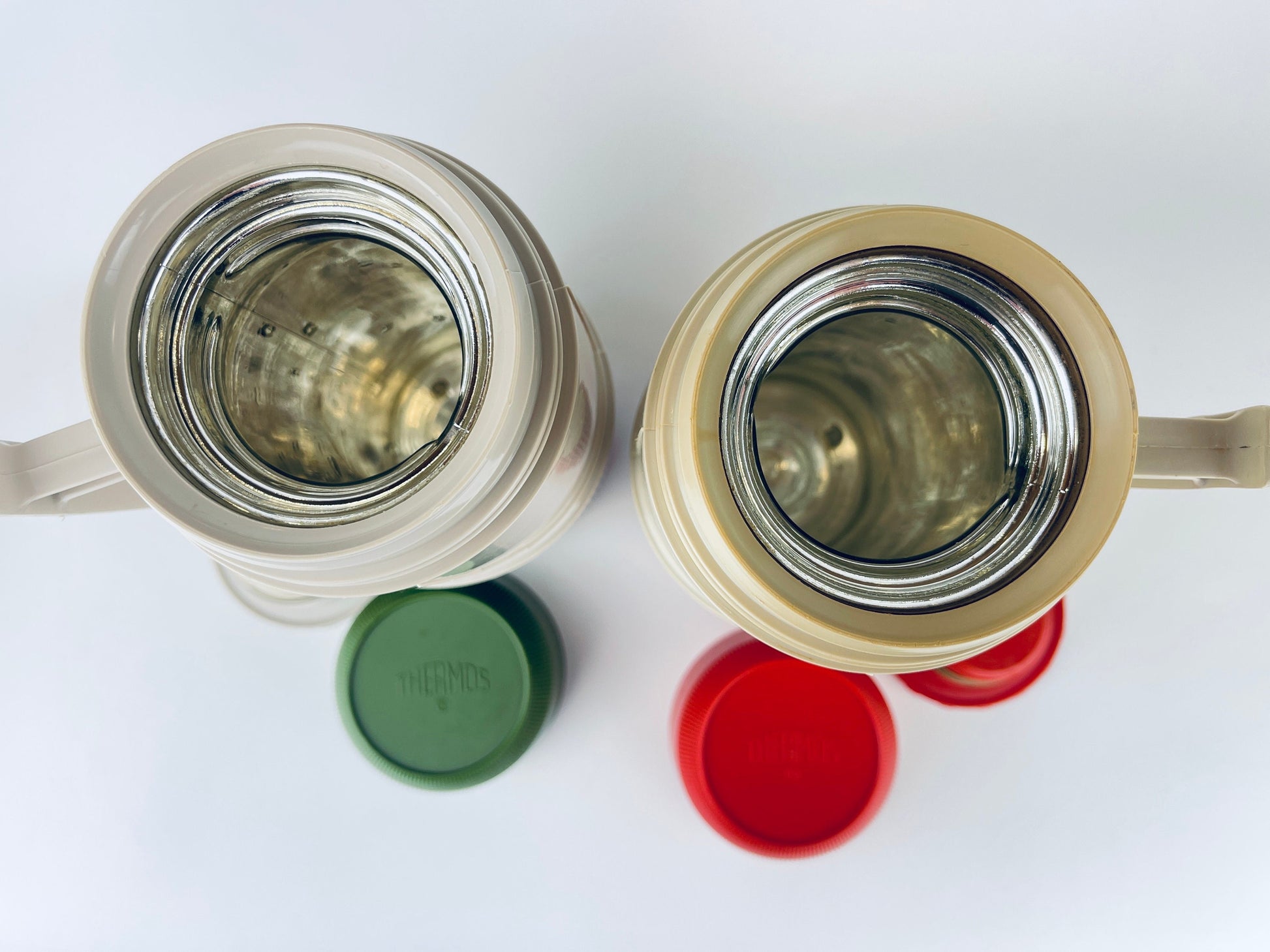 Product image for 'vintage wide mouth plastic thermos insulated vacuum sealed jar camping hiking lunch bag model 6402 red green sold separately' (view 053778)