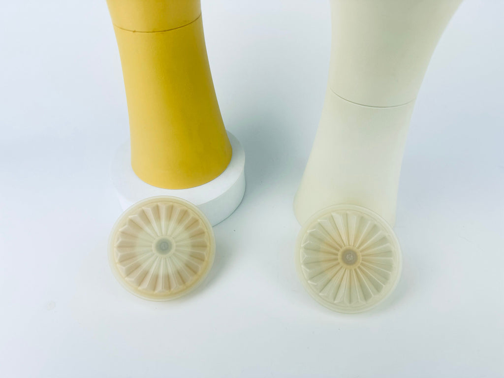 Product image for 'vintage plastic tupperware dressing cruet set of two 2 harvest gold almond colour made in canada' (view 2df2ef)