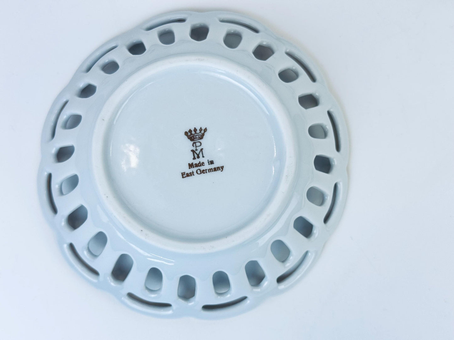 Product image for 'vintage scalloped white ceramic trinket dishes each sold separately' (view ff06f2)
