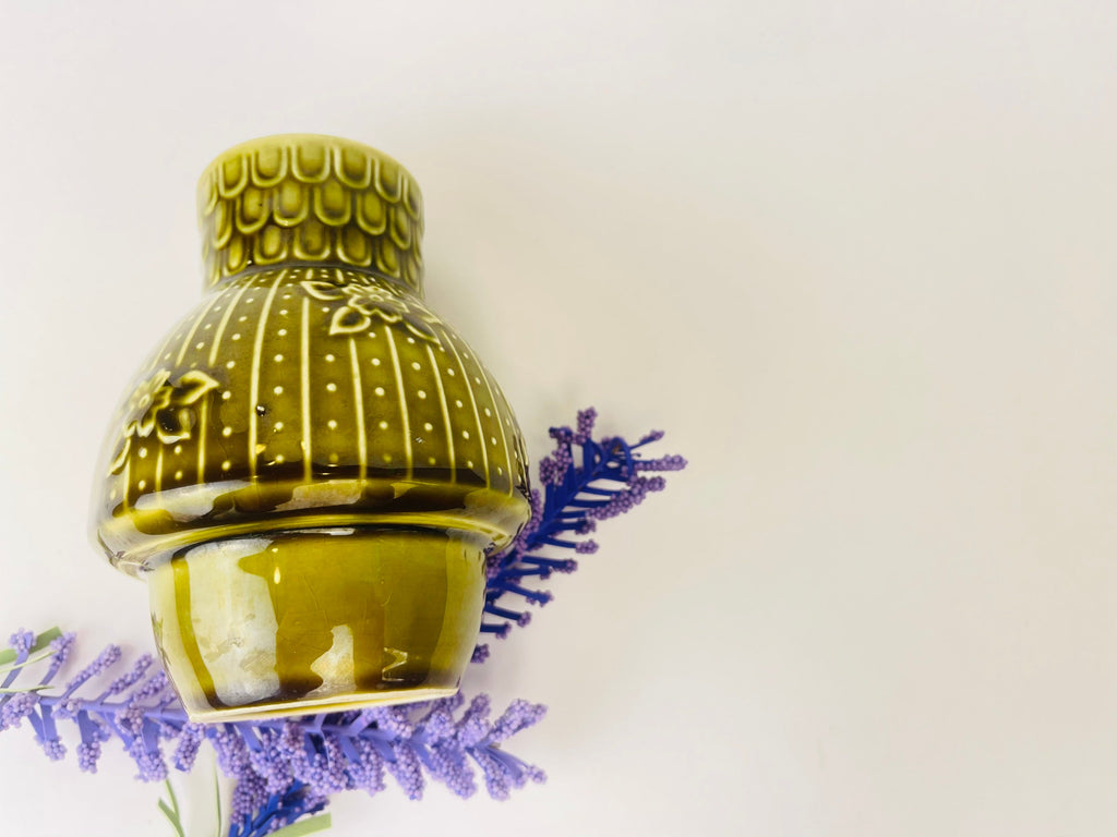 Product image for 'vintage japanese green glazed bud vase floral scalloped relief design' (view 70af7c)