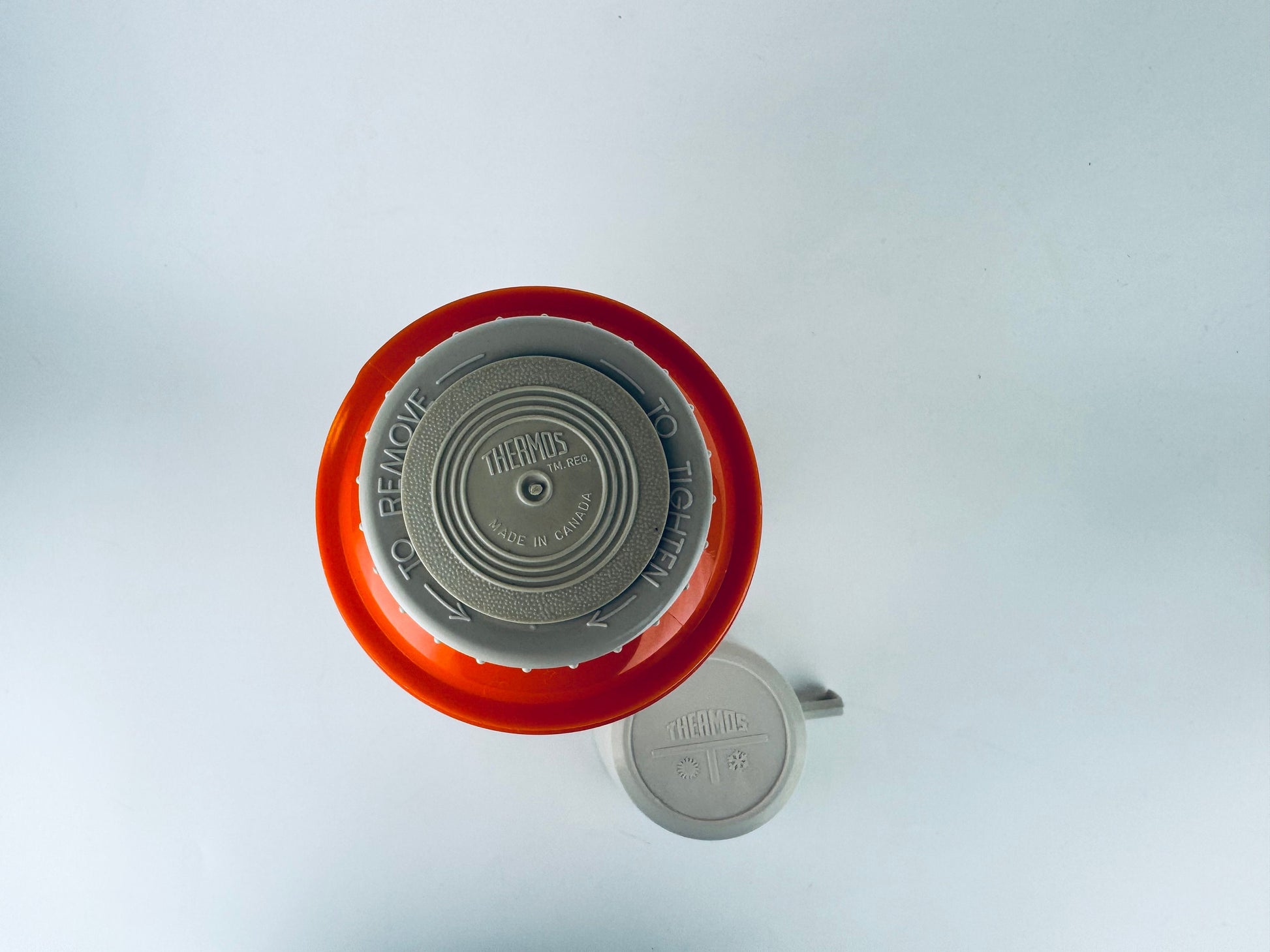 Product image for 'vintage bright orange plastic thermos insulated vacuum sealed jar model 24f made in canada' (view 4b81e3)