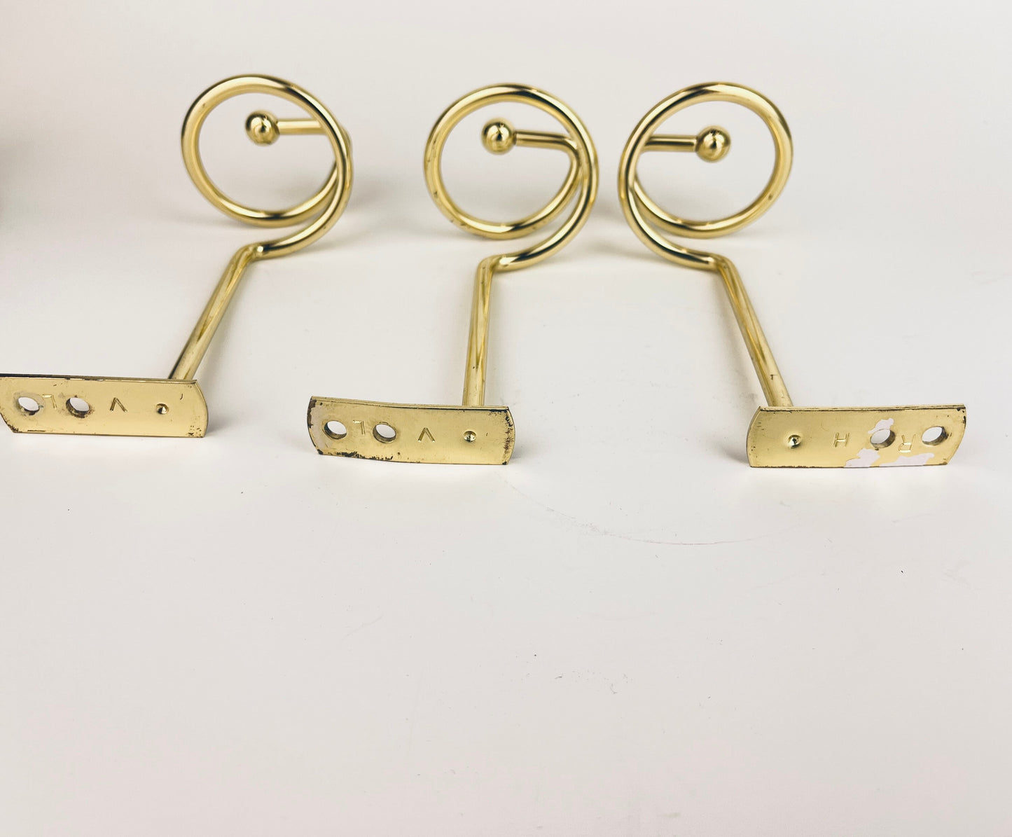 Product image for 'vintage brass swirl spiral brass wall hook aged metal patina set of three 3' (view 57addc)