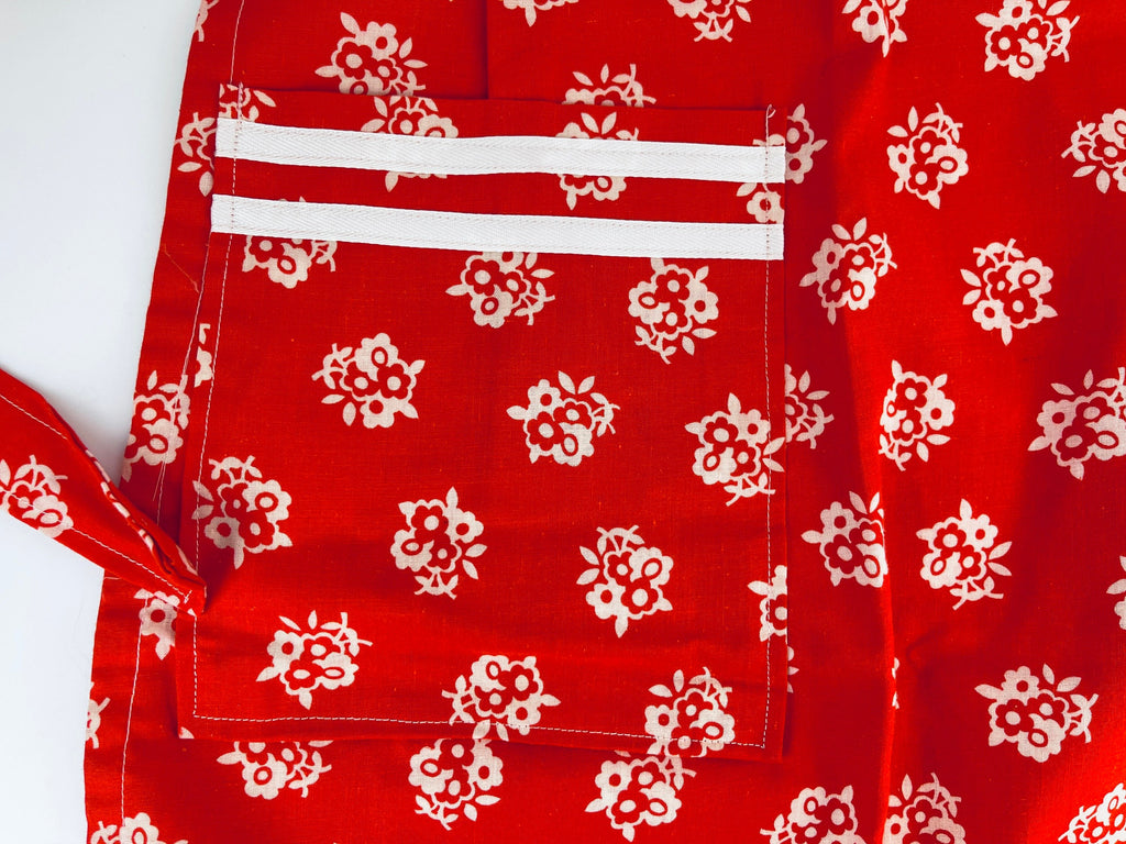Product image for 'vintage red white floral pantaloon pleated pocket waist apron handmade' (view c7b272)
