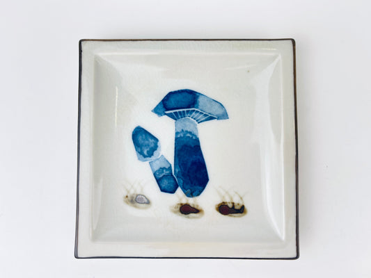 Product image for 'vintage ceramic mushroom woodland design trinket ring dish' (view fe90c7)