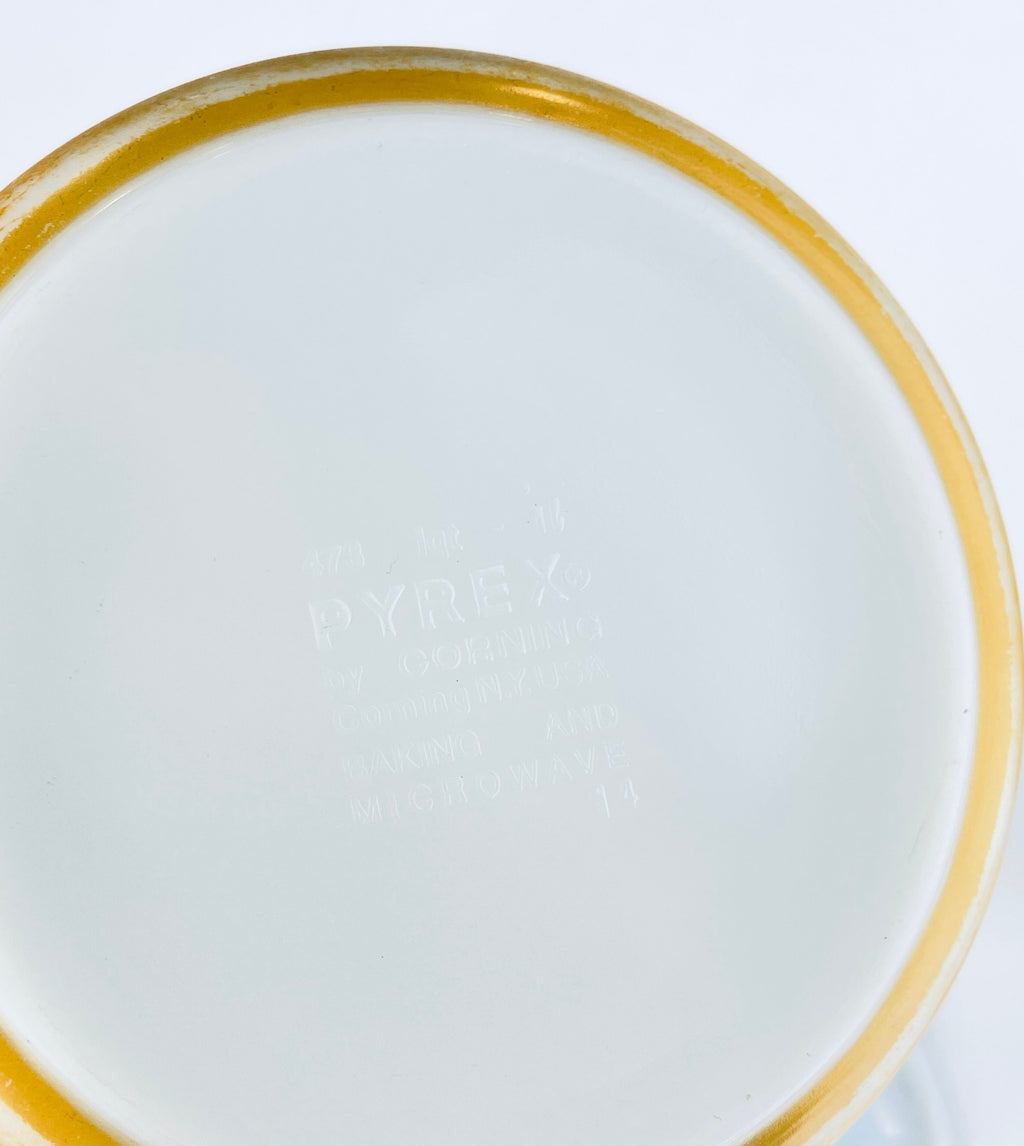 Product image for 'vintag old orchard pyrex lidded casserole dish 473 1 qt or 1 l' (view be42fc)