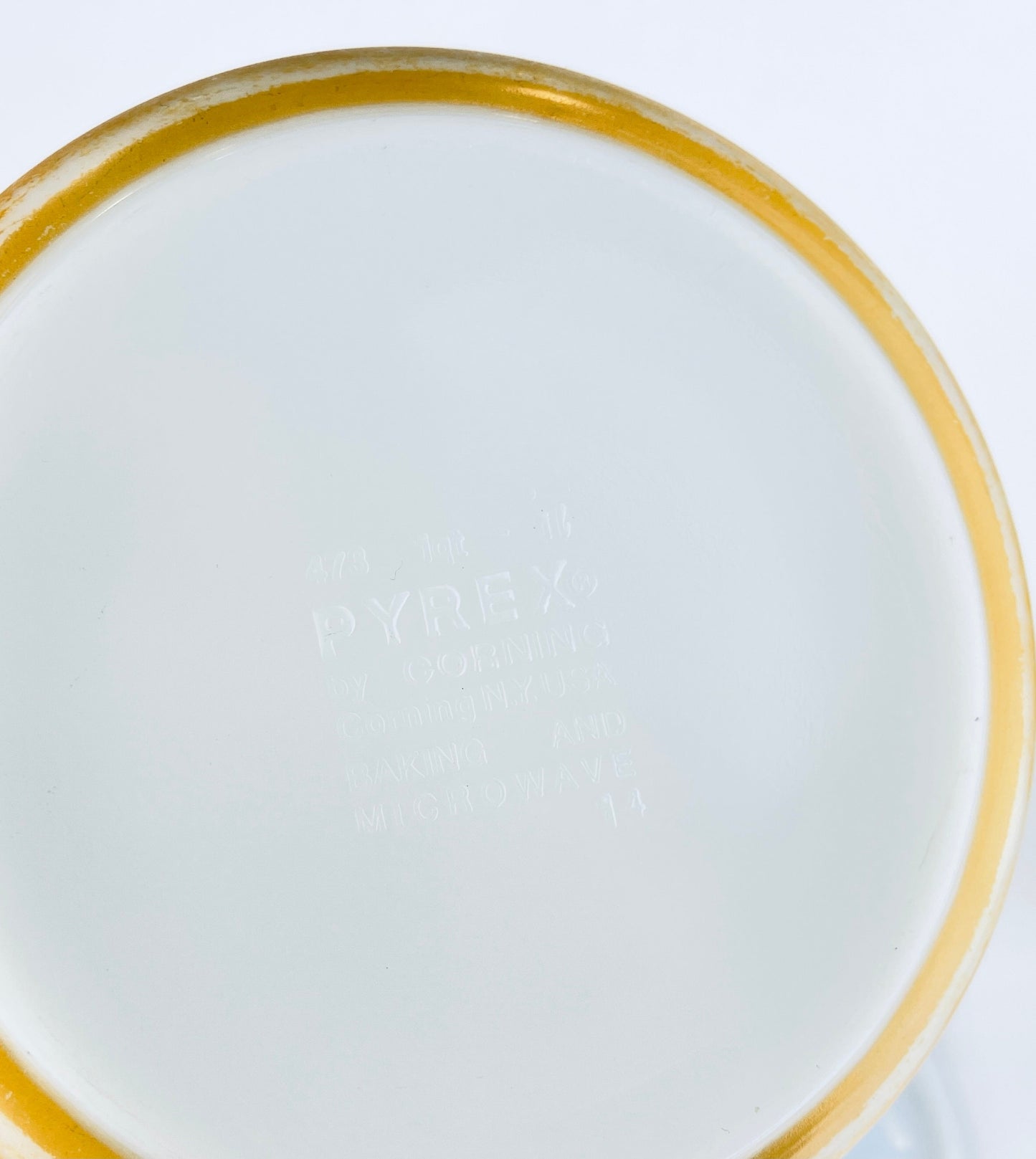 Product image for 'vintag old orchard pyrex lidded casserole dish 473 1 qt or 1 l' (view be42fc)