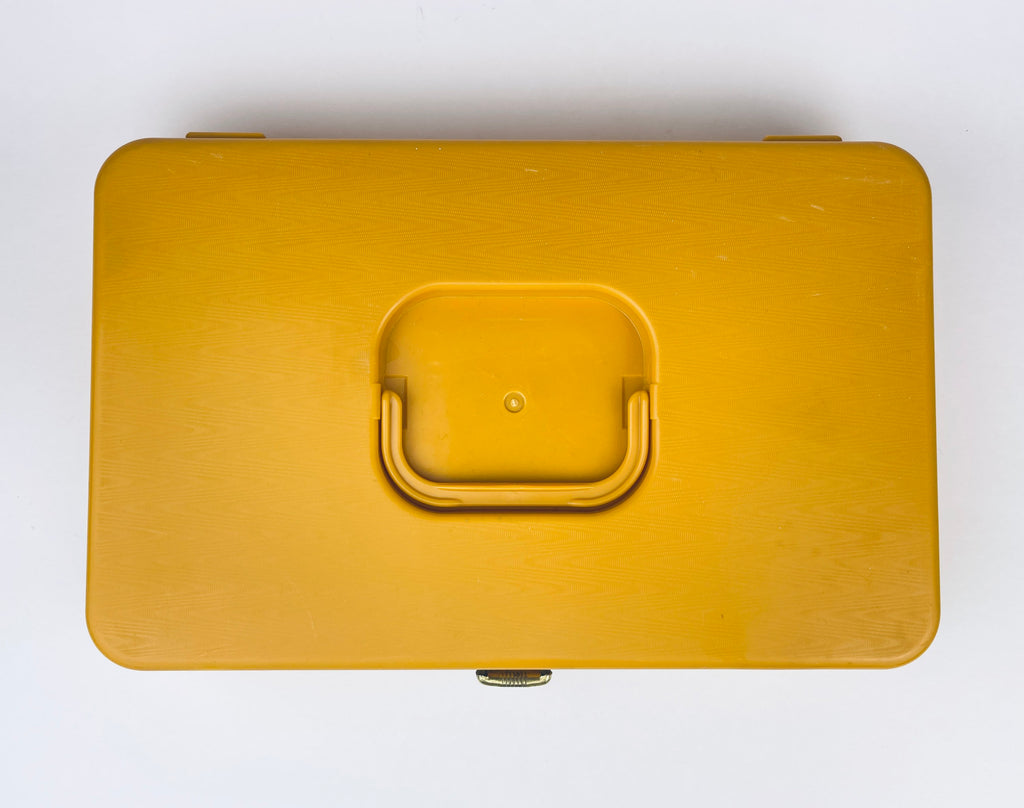 Product image for 'vintage wilson wil hold sewing box mustard yellow swirl pattern with plastic organizers handle' (view edbeab)