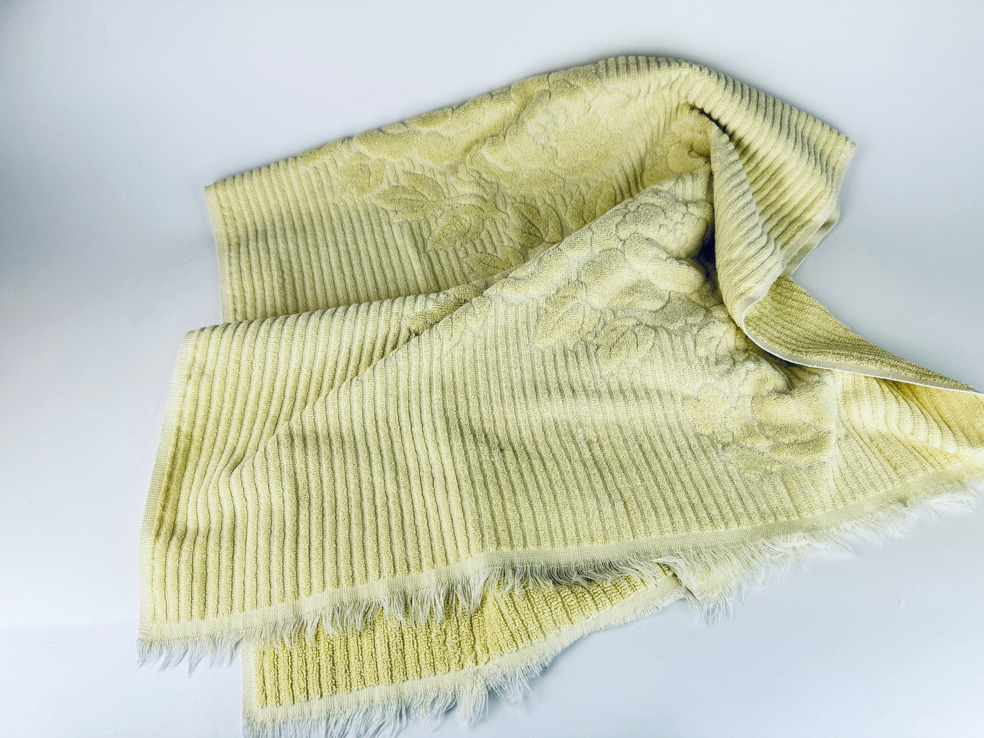 Product image for 'vintage pale yellow rose floral fringe bath shower towel cannon gold label made in usa' (view f89711)