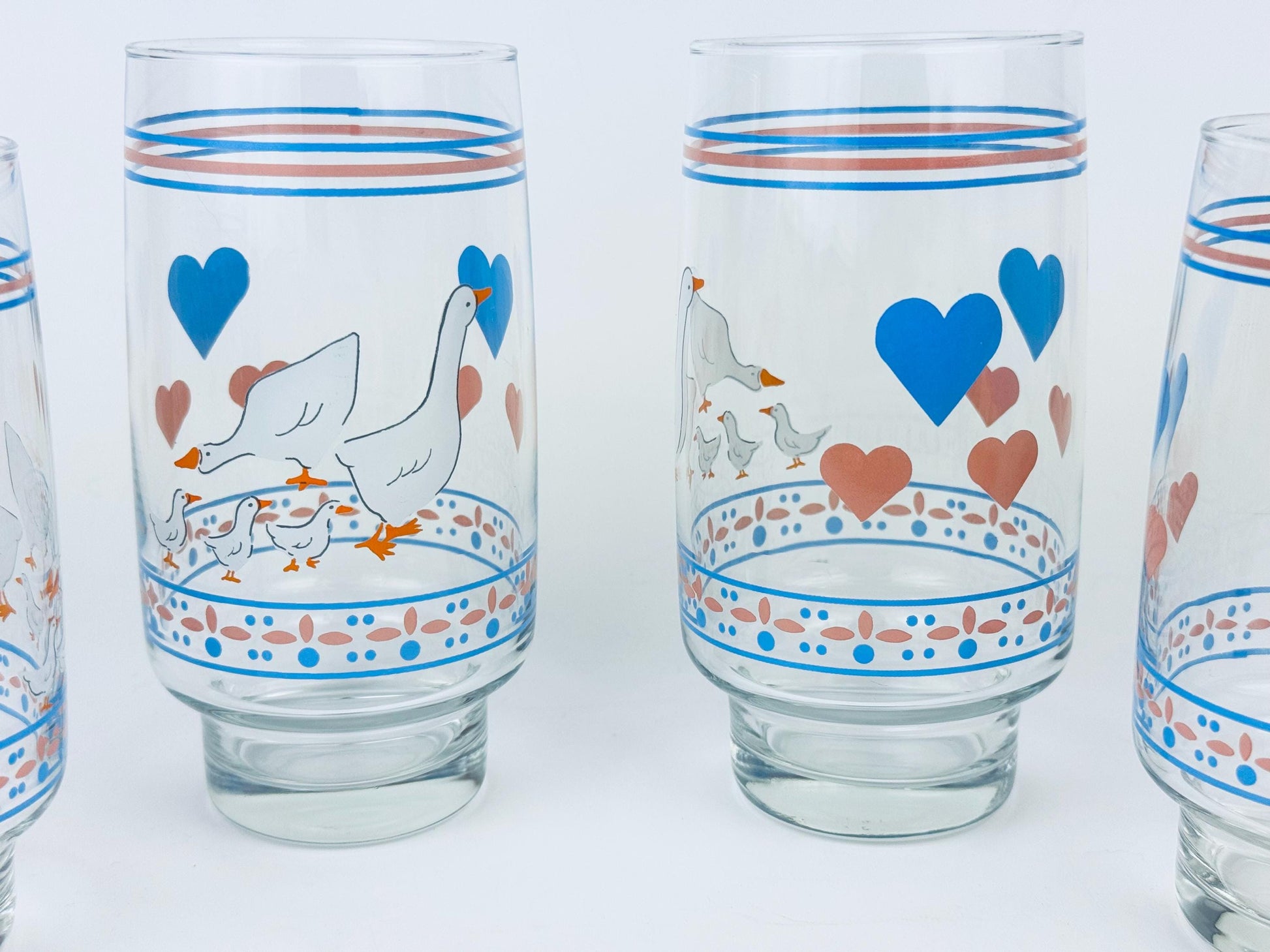 Product image for 'vintage arcopal hearts n geese glasses set of 4 french country charm' (view 5a24fd)