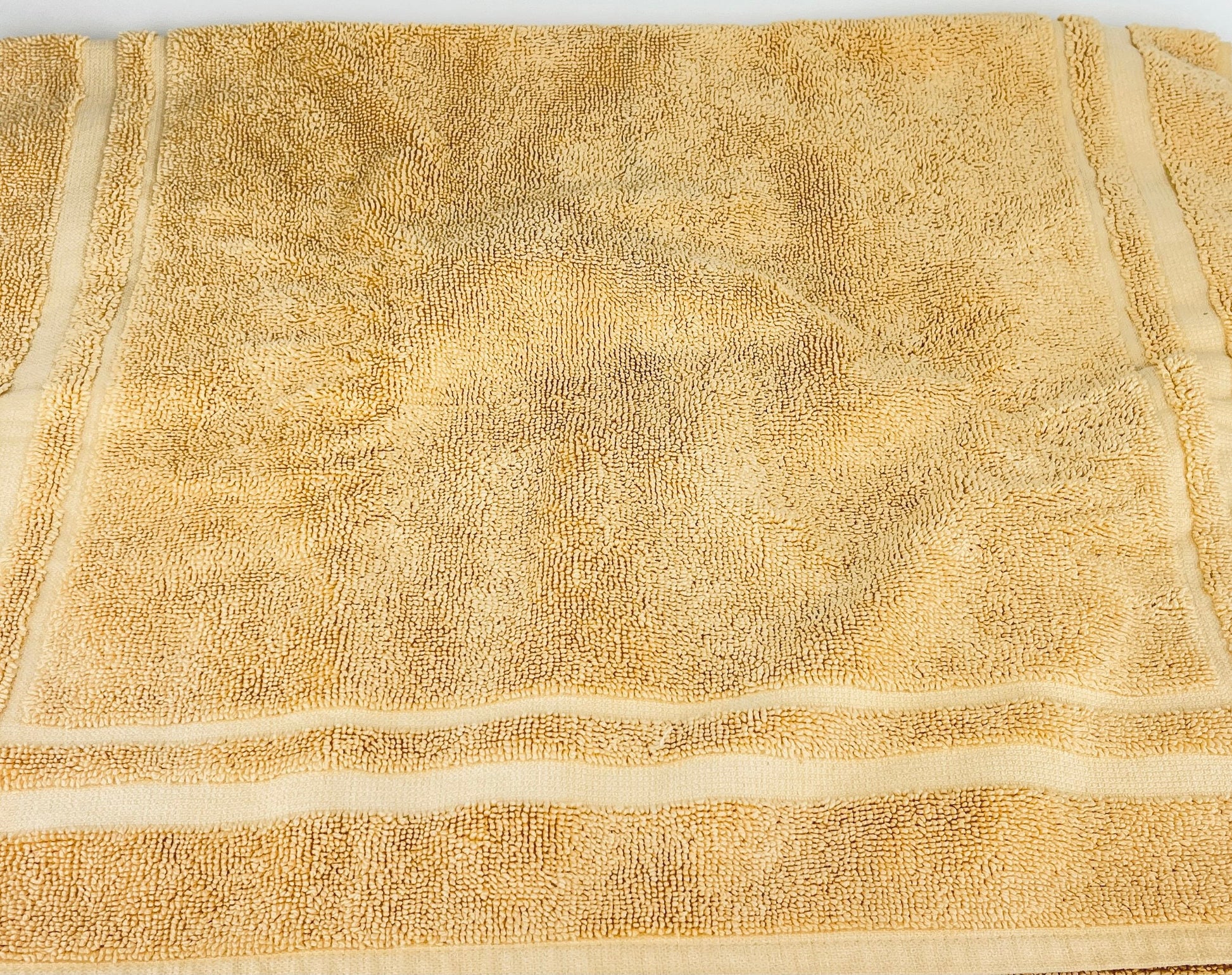 Product image for 'vintage martex all cotton bath mat butterscotch gold made in usa' (view f081f2)