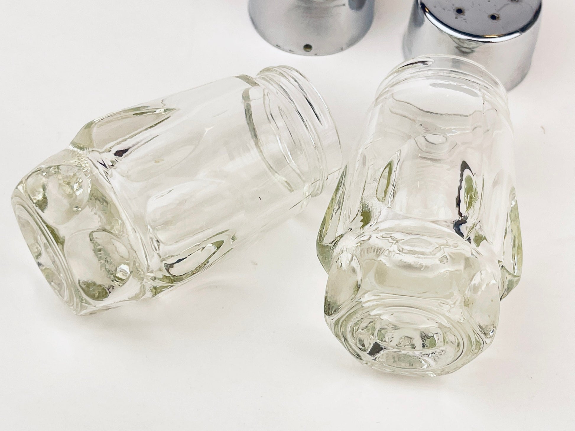 Product image for 'vintage wood salt pepper shakers caddy' (view 6135de)
