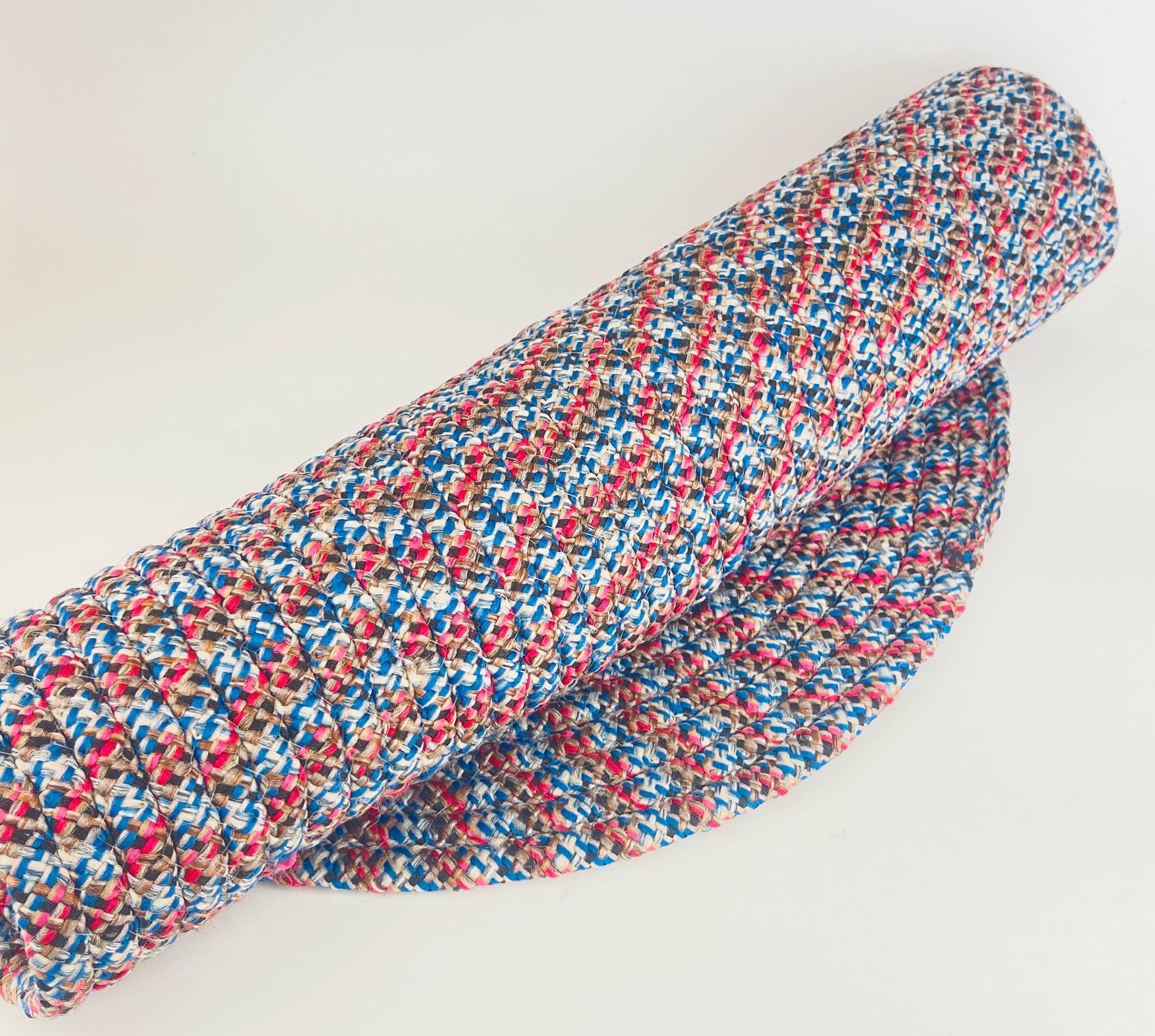 Product image for 'vintage woven acrylic oval rug handcrafted braided entryway mat' (view 273531)