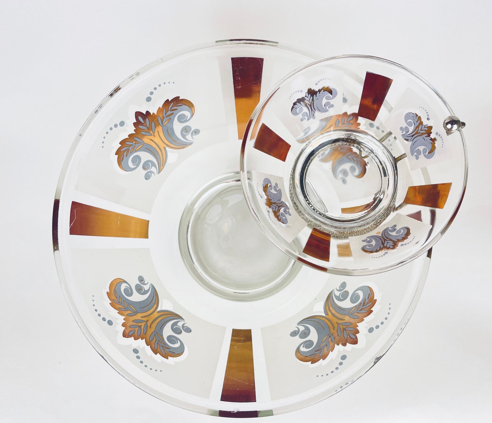 Product image for 'vintage glass chip n dip bowl set gold white fleur de lis pattern' (view 213a84)