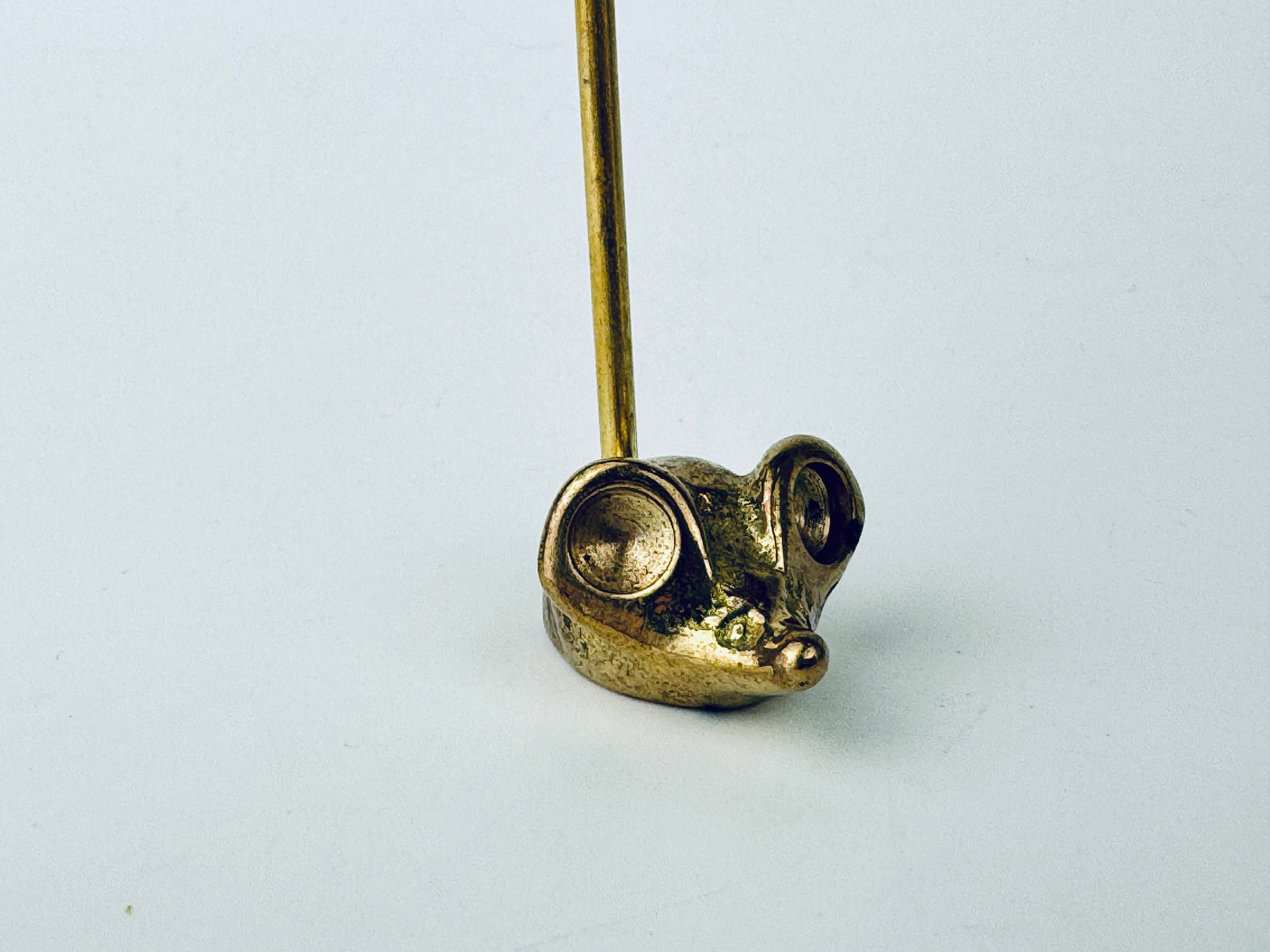 Product image for 'vintage crooked tail small brass mouse ring jewelry receipt holder made in korea attractive aged metal patina sold separately' (view f26289)