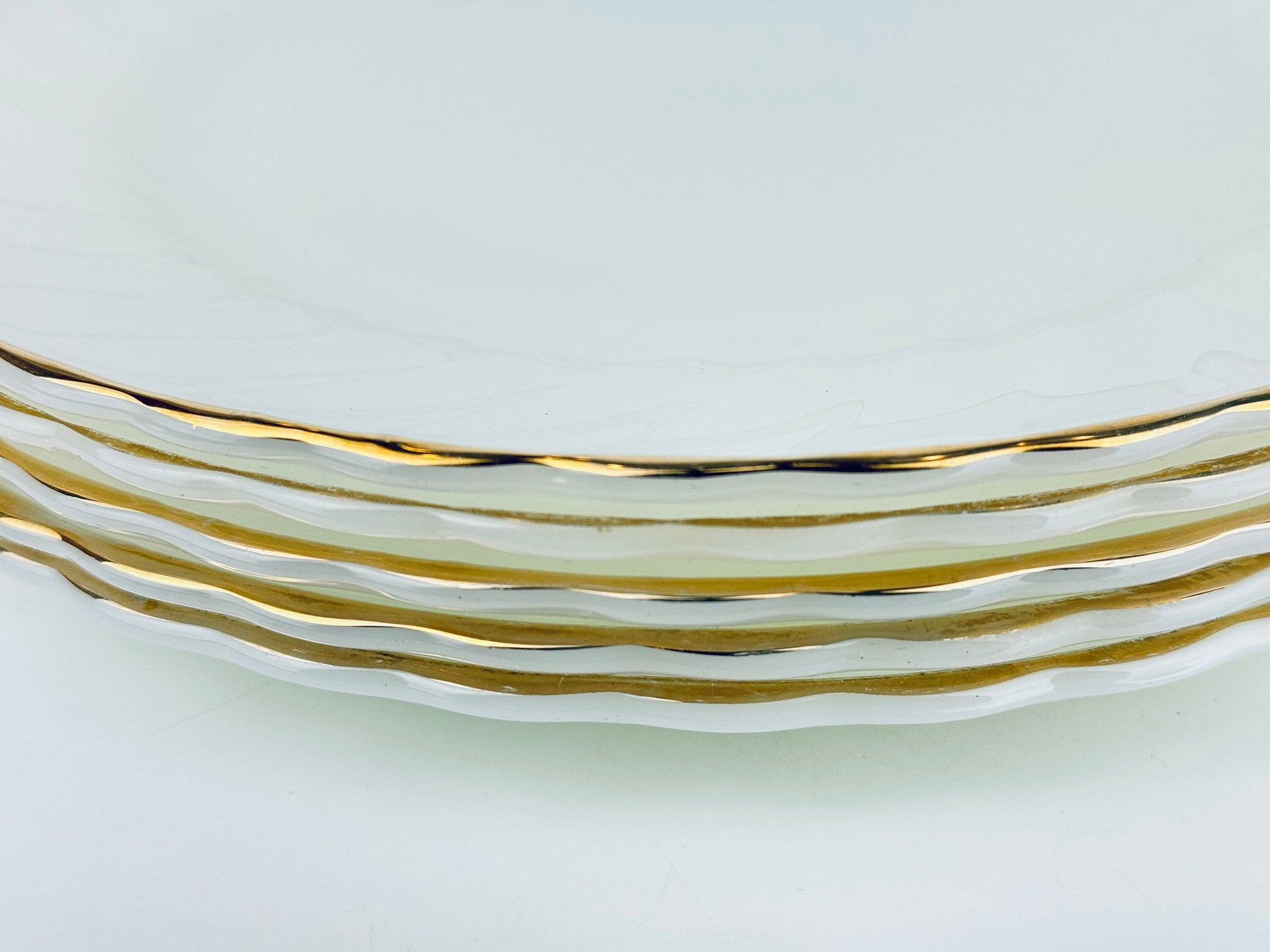 Product image for 'vintage anchor hocking suburbia pattern white gold gilt rim scallopped shell milk glass dinner plates made in usa sold separately' (view c9e3cf)