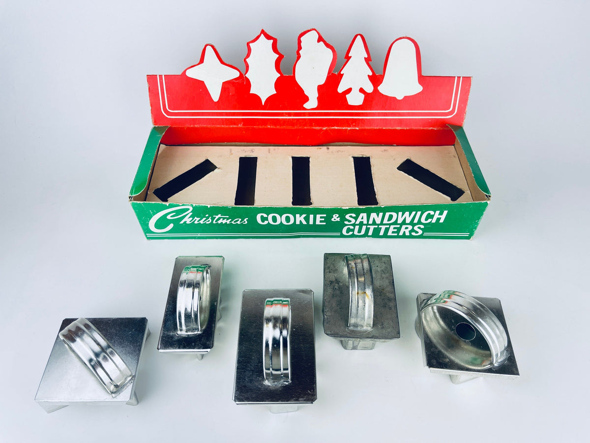 Product image for 'vintage christmas metal cookie sandwich cutters set of five 5 christmas baking gift' (view 82003f)