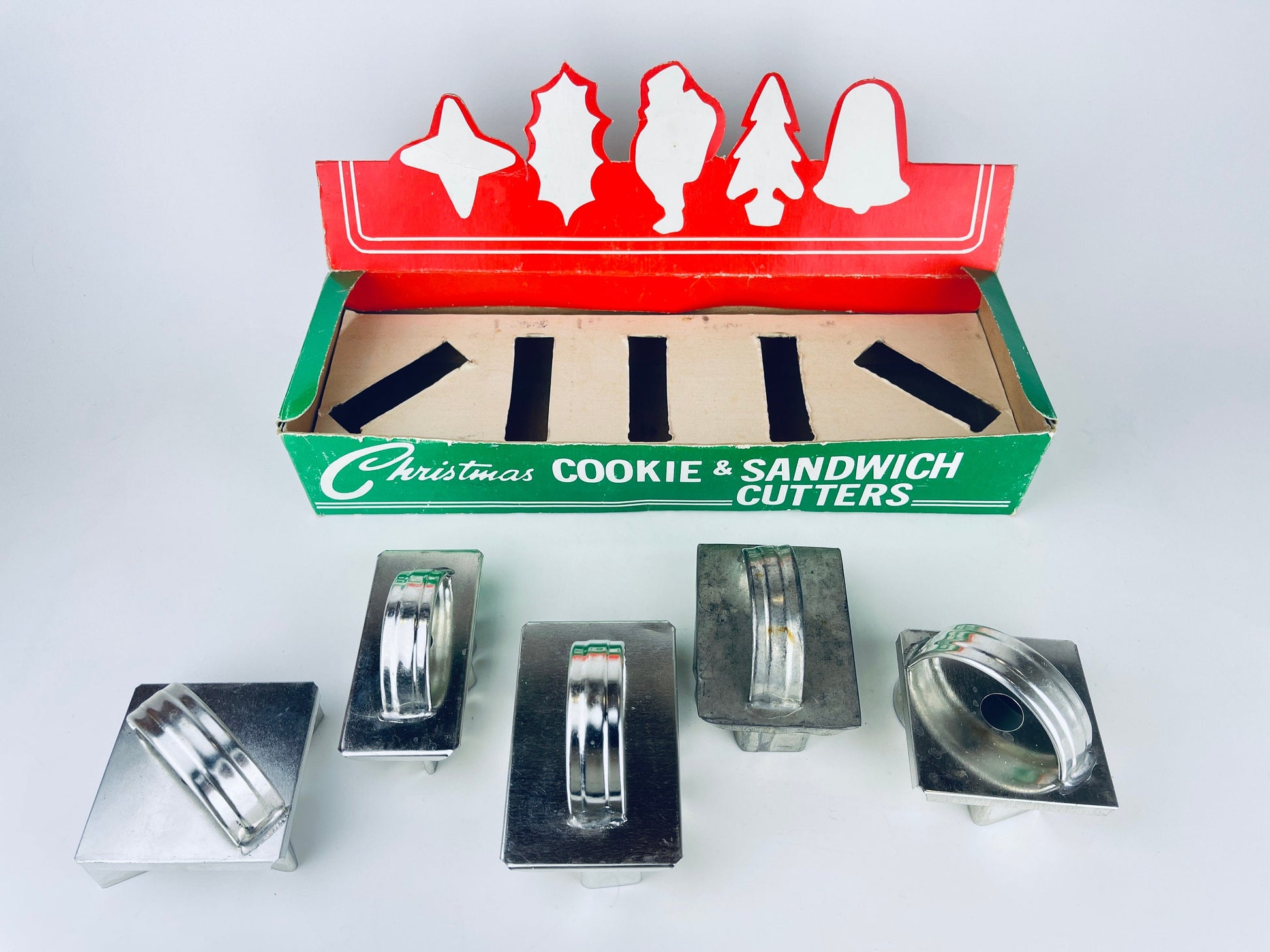 Product image for 'vintage christmas metal cookie sandwich cutters set of five 5 christmas baking gift' (view 82003f)