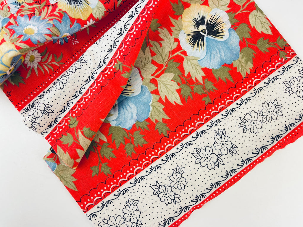 Product image for 'vintage red floral cotton fabric 37 x 51' (view 96a301)