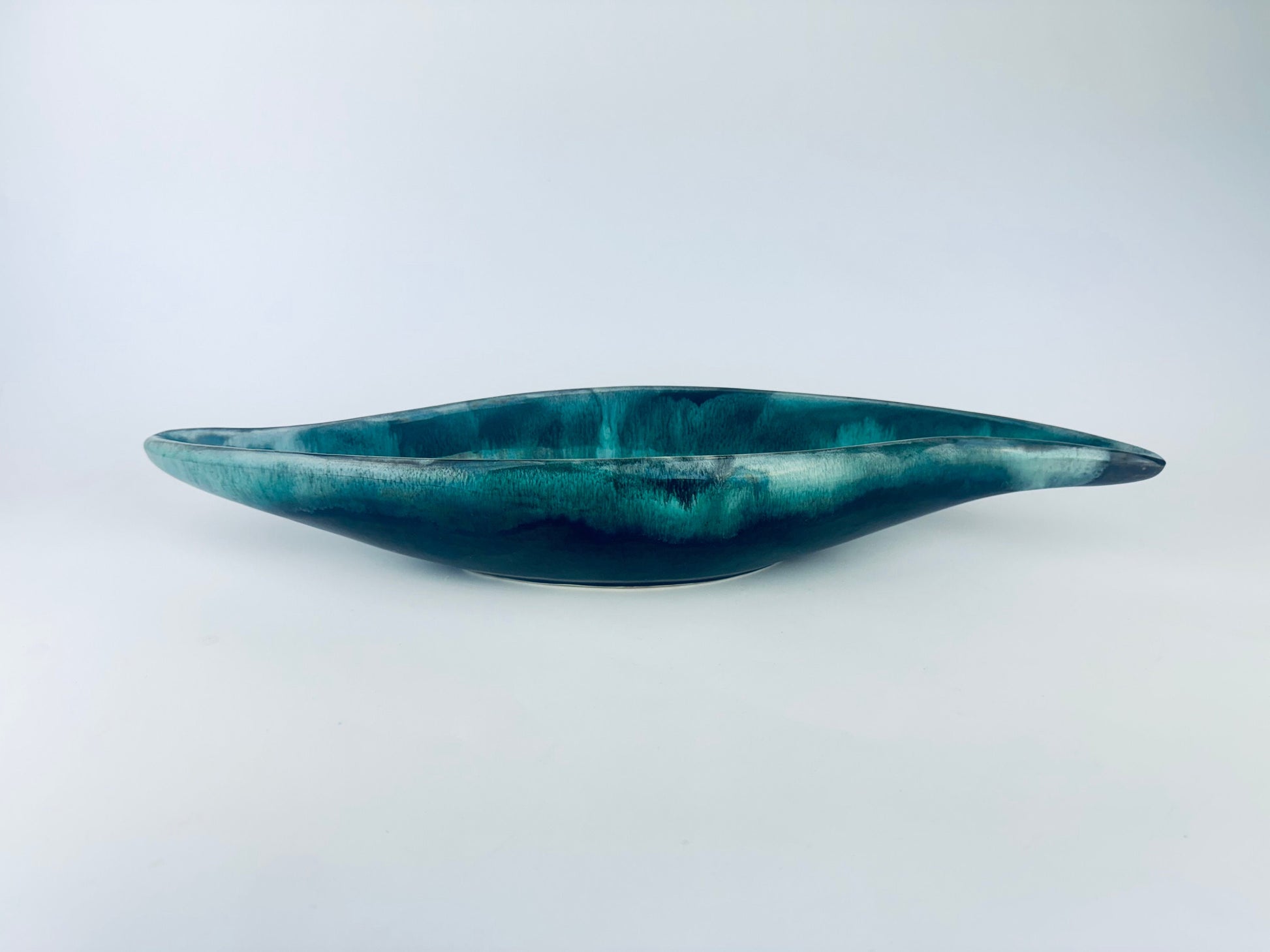 Product image for 'vintage blue mountain pottery bmp green drip glaze ceramic atomic shaped centrepiece bowl made in canada' (view 3d2c5a)