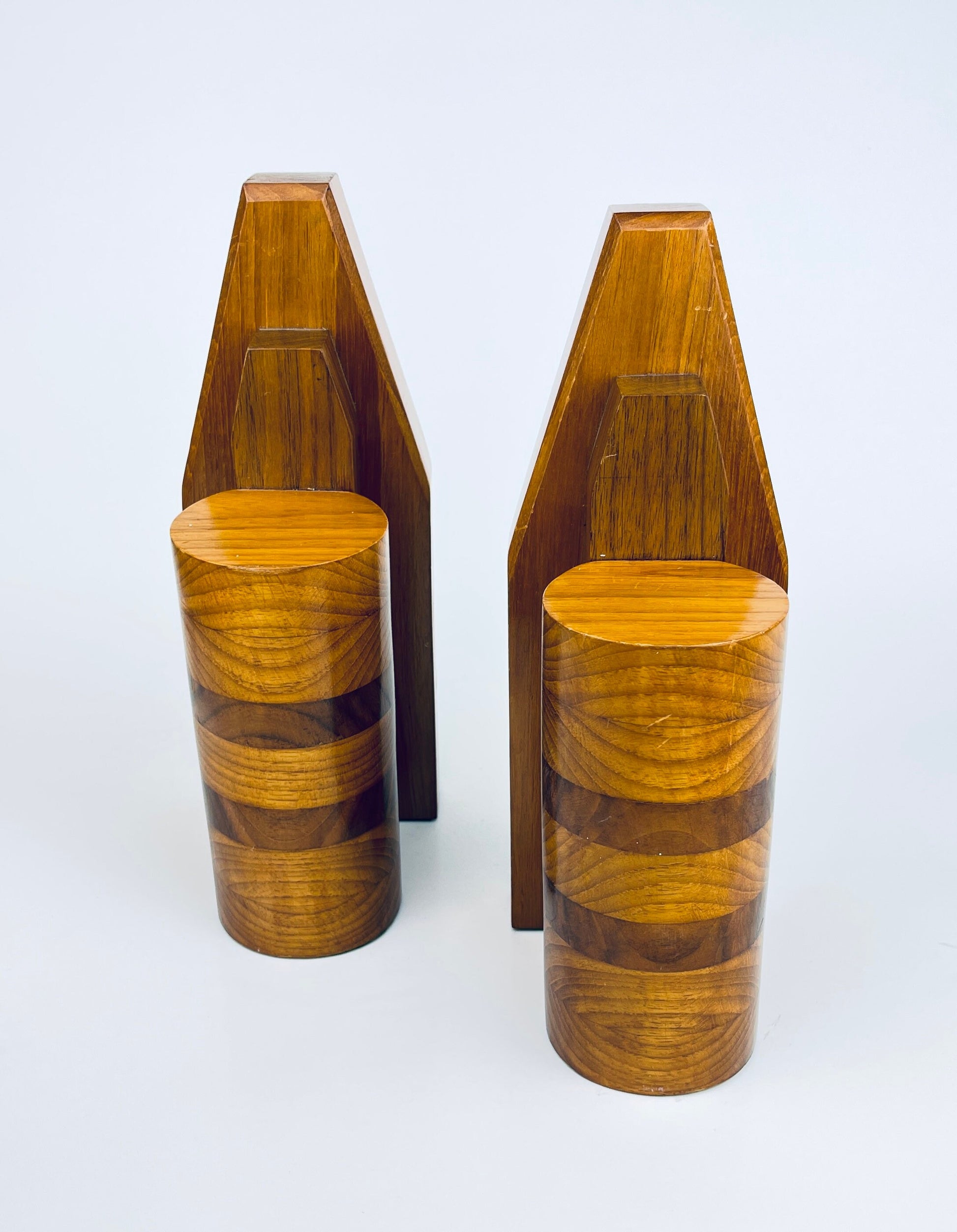 Product image for 'vintage handmade oak mahogany wood book ends felted bottoms' (view 2e58ed)