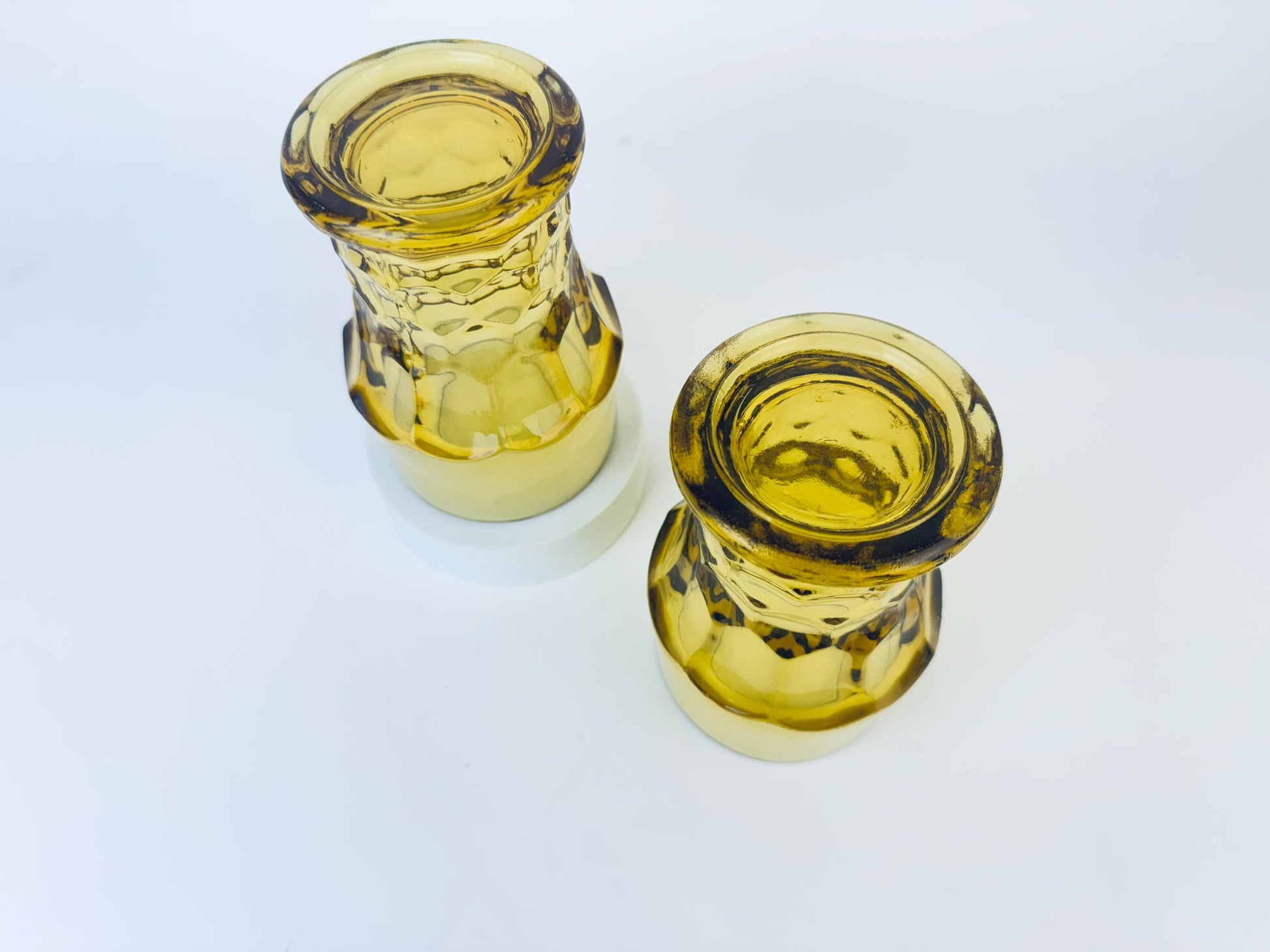 Product image for 'vintage amber chiselled heavy glass pedestal glasses set of two 2 anchor hocking made in usa' (view 992dca)