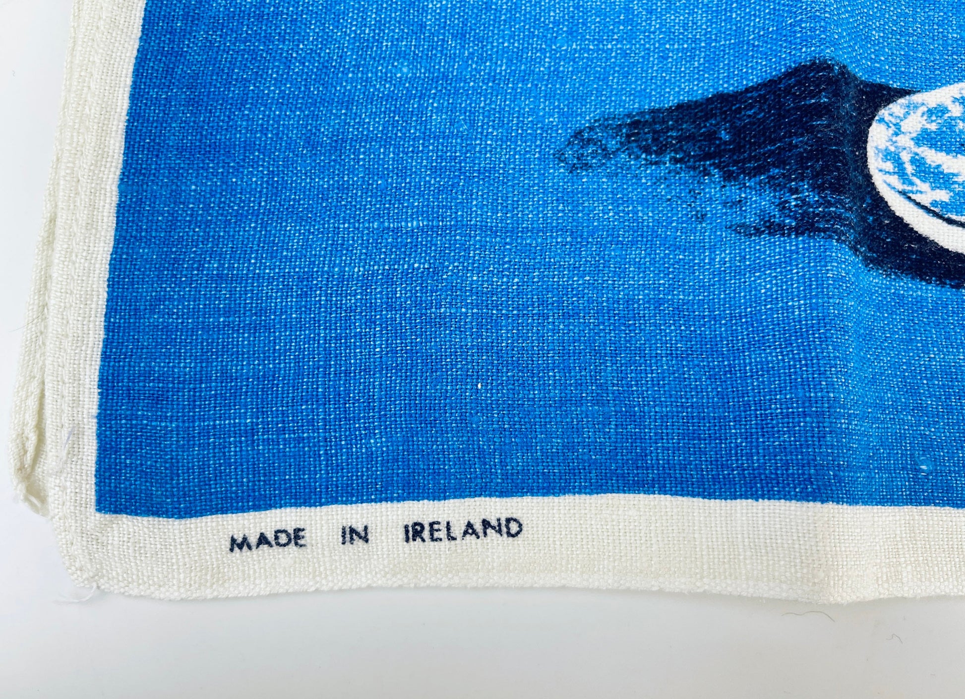 Product image for 'vintage large floral print bermuda souvenir linen tea towel tapestry kitchen statement towel made in ireland by lamont' (view 8bc95c)