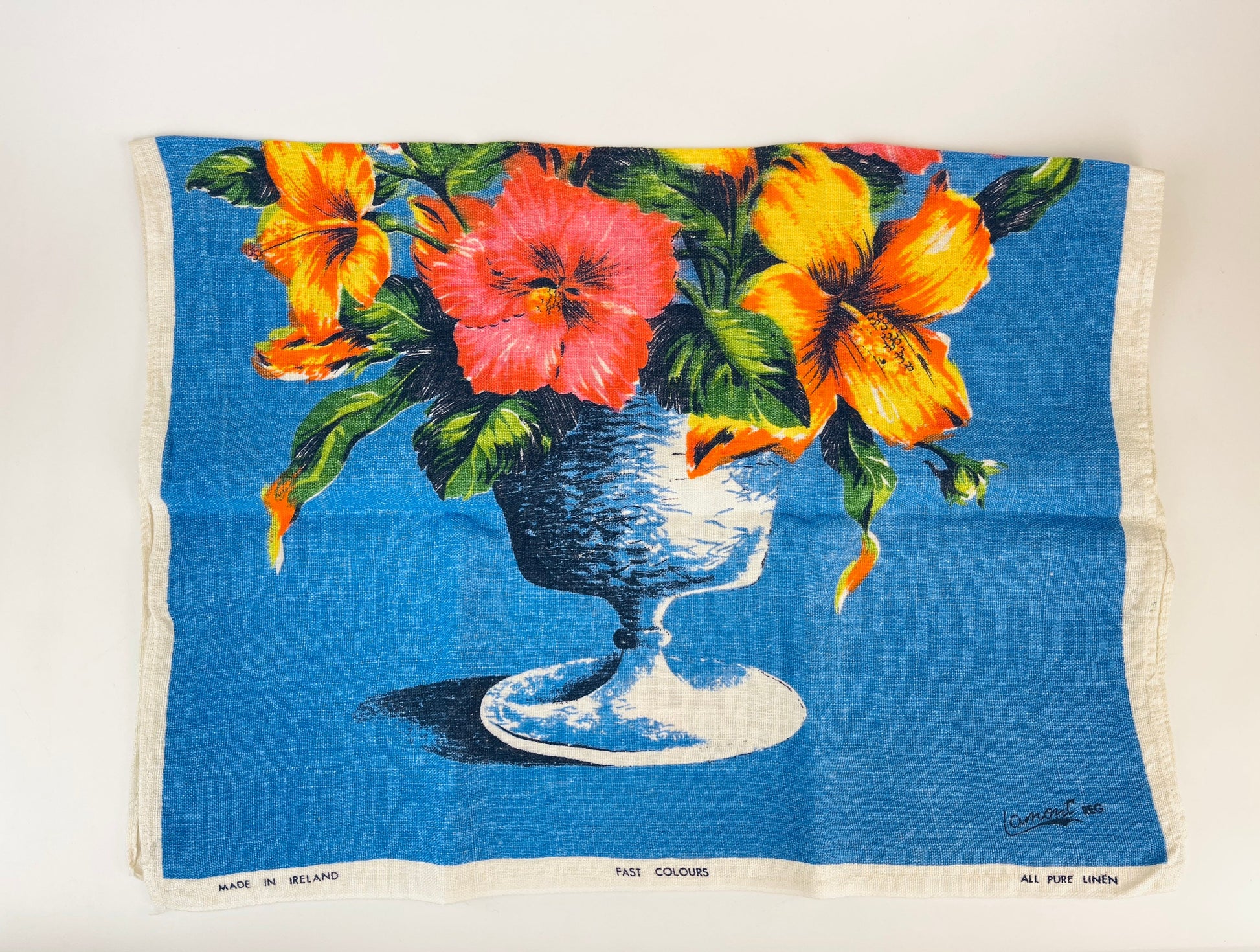 Product image for 'vintage large floral print bermuda souvenir linen tea towel tapestry kitchen statement towel made in ireland by lamont' (view 622927)