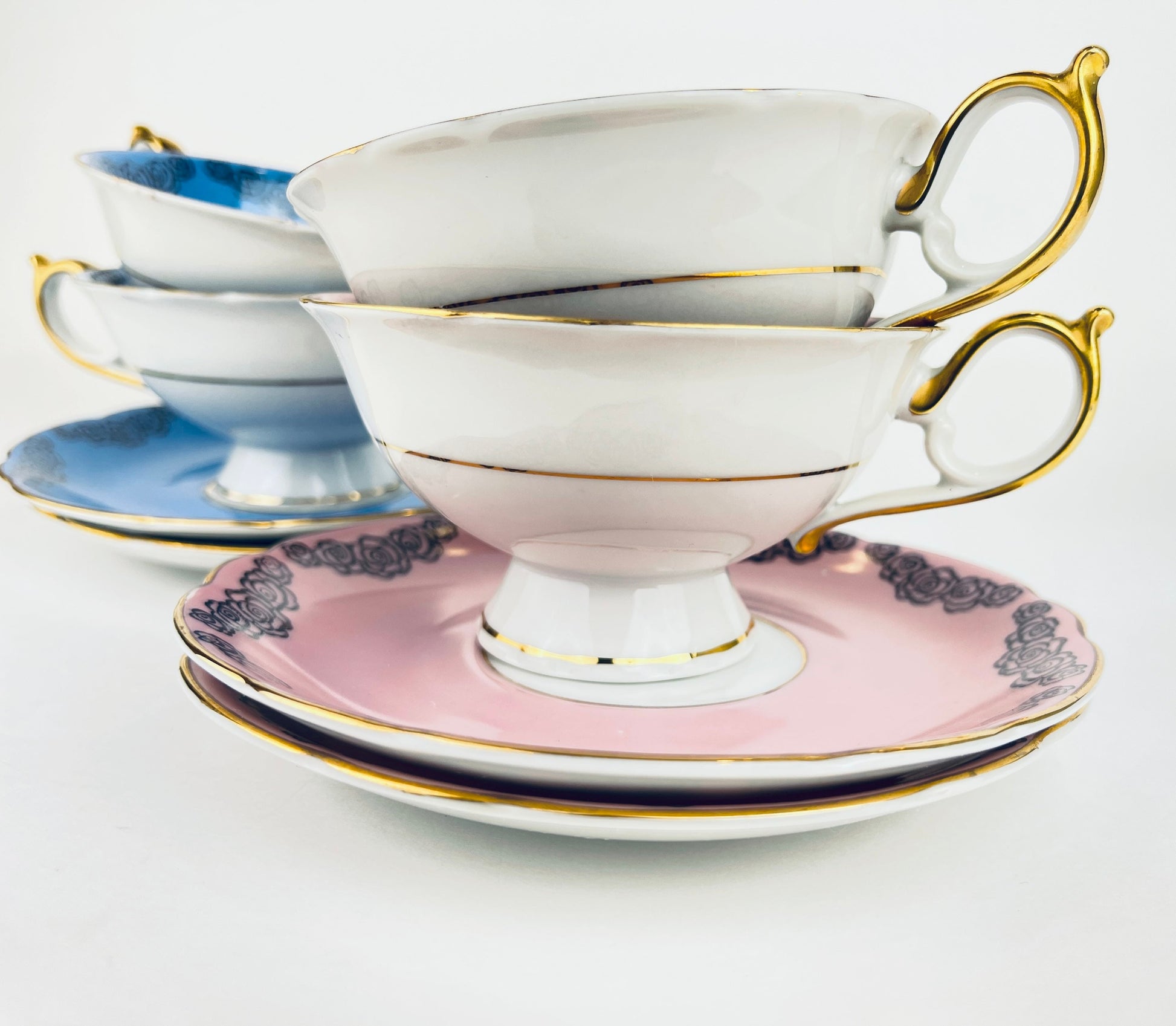 Product image for 'vintage royal bayreuth bavaria germany floral blue pink tea cup saucer sold individually' (view 2b60f3)