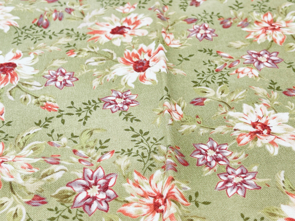 Product image for 'vintage green floral fabric 18 x 41 two 2 fat quarters' (view dd488c)