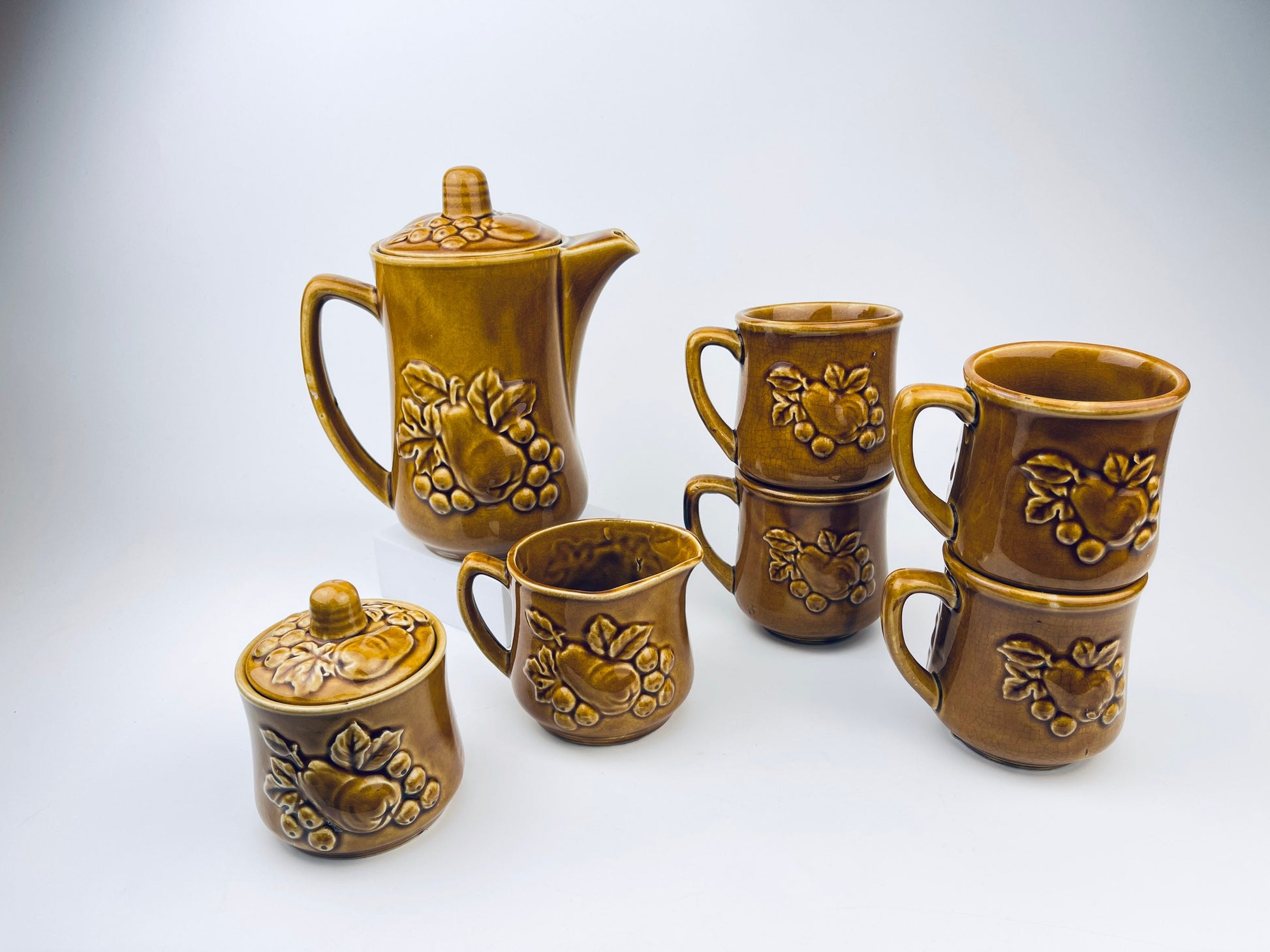 Product image for 'vintage brown ceramic fruit pattern tea set tea kettle cream sugar tea cups made in japan' (view 3ec6d1)