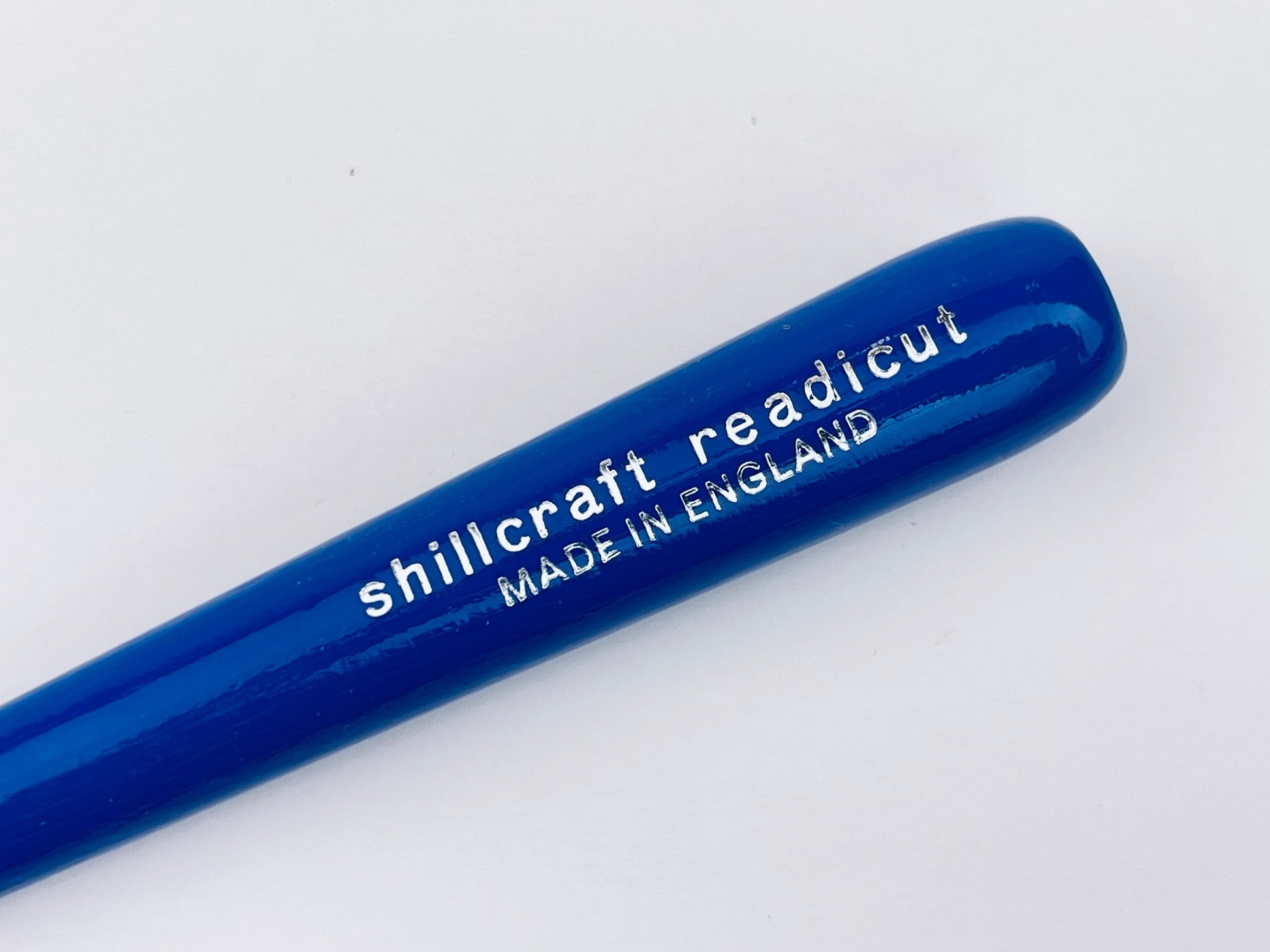 Product image for 'vintage shillcraft readicut rug yarn latch tool blue handle made in england' (view 1a6971)