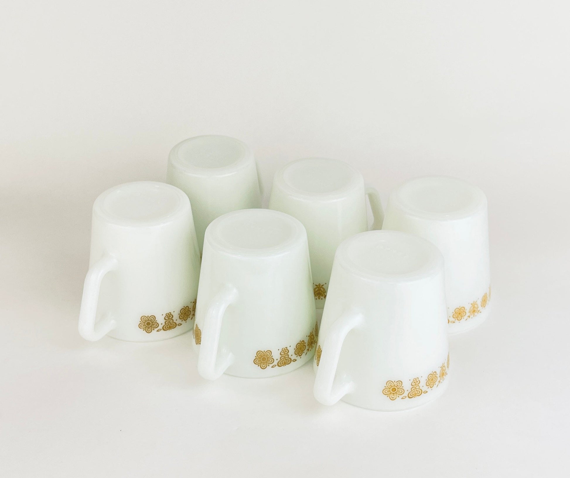 Product image for 'vintage pyrex butterfly gold pattern coffee tea cups set of two 2' (view 73fe22)
