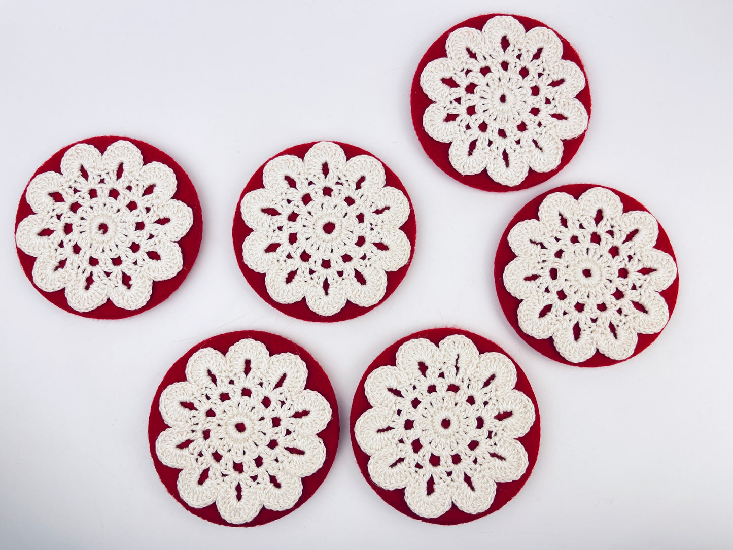 Product image for 'vintage handmade red white fabric christmas coaster set set of six 6' (view 131e23)