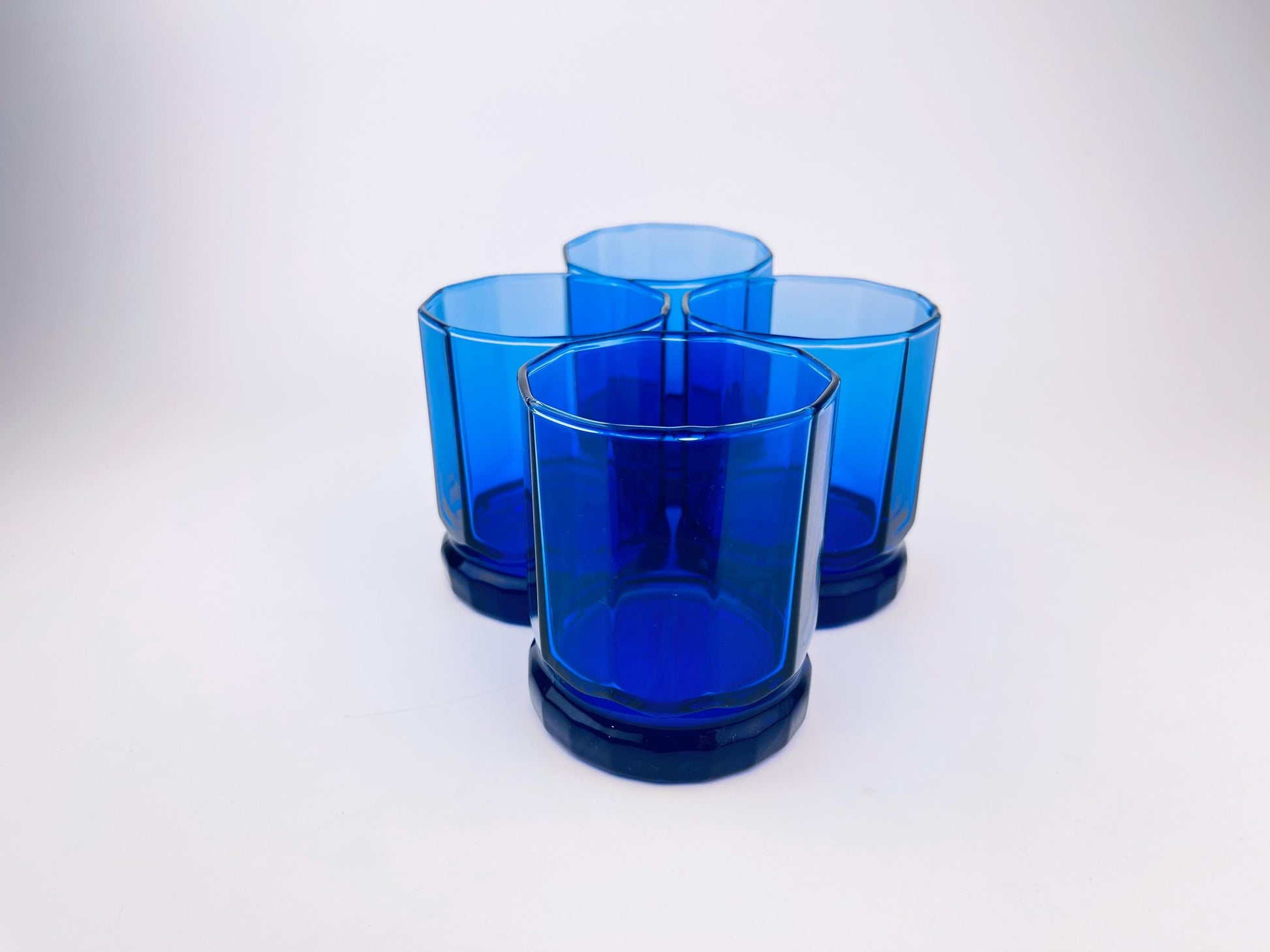 Product image for 'vintage cobalt blue drinking glasses set of four 4 decagonal geometric design' (view 91f156)