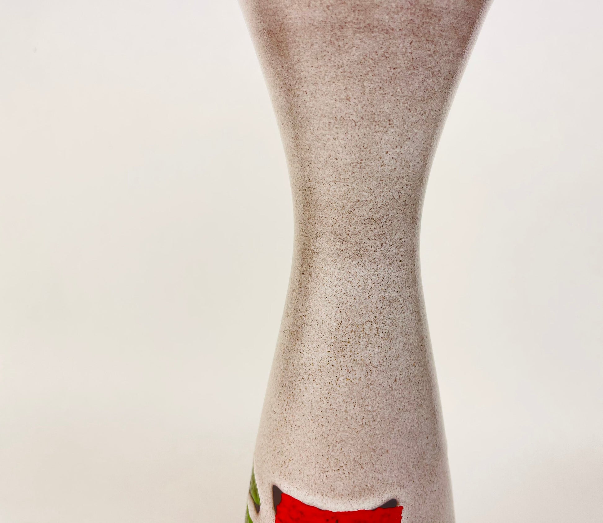 Product image for 'vintage mcm hohr geometric ceramic vase made in germany' (view 61302a)