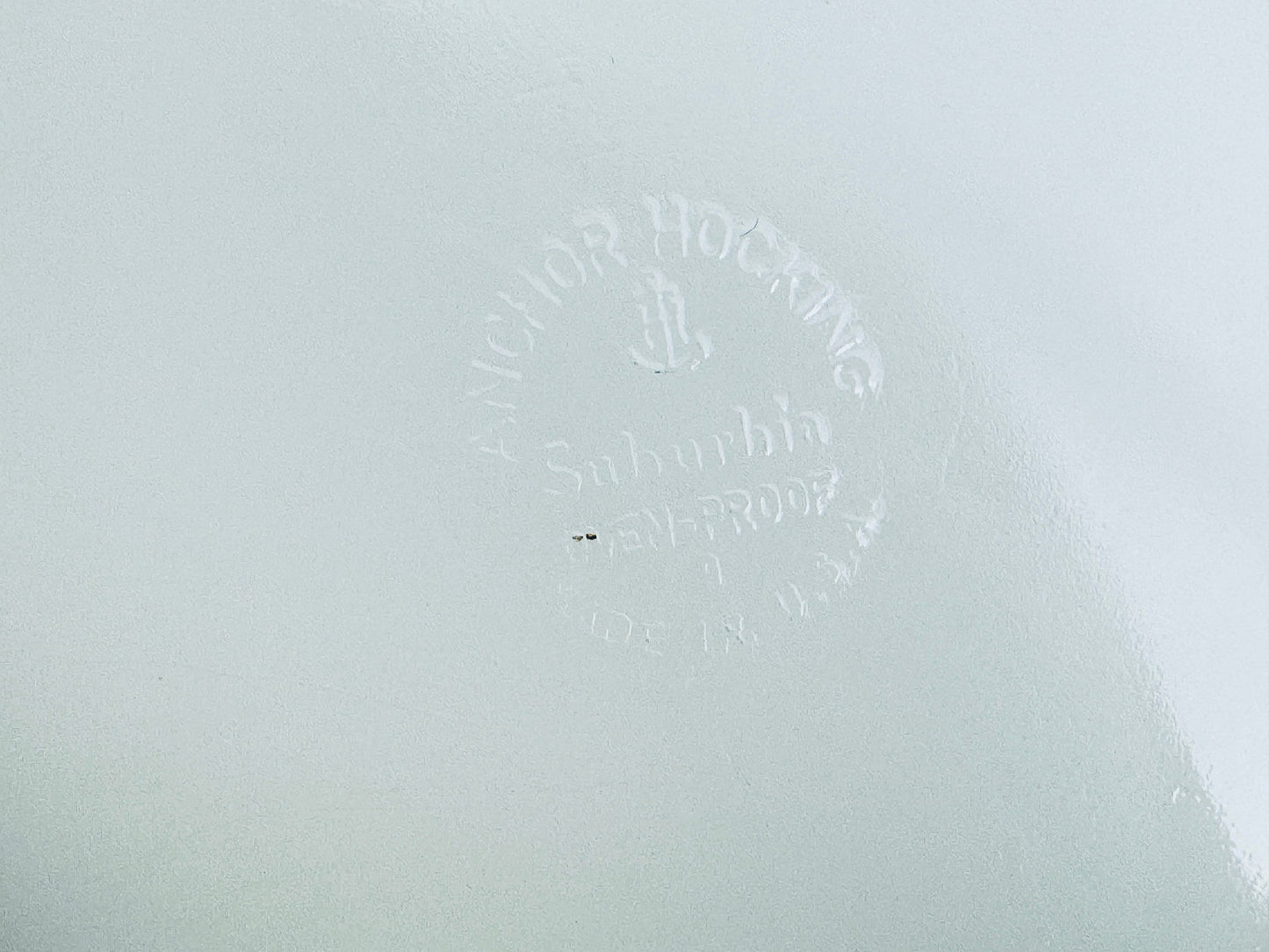 Product image for 'vintage anchor hocking suburbia pattern white gold gilt rim scallopped shell milk glass dinner plates made in usa sold separately' (view a18bf5)