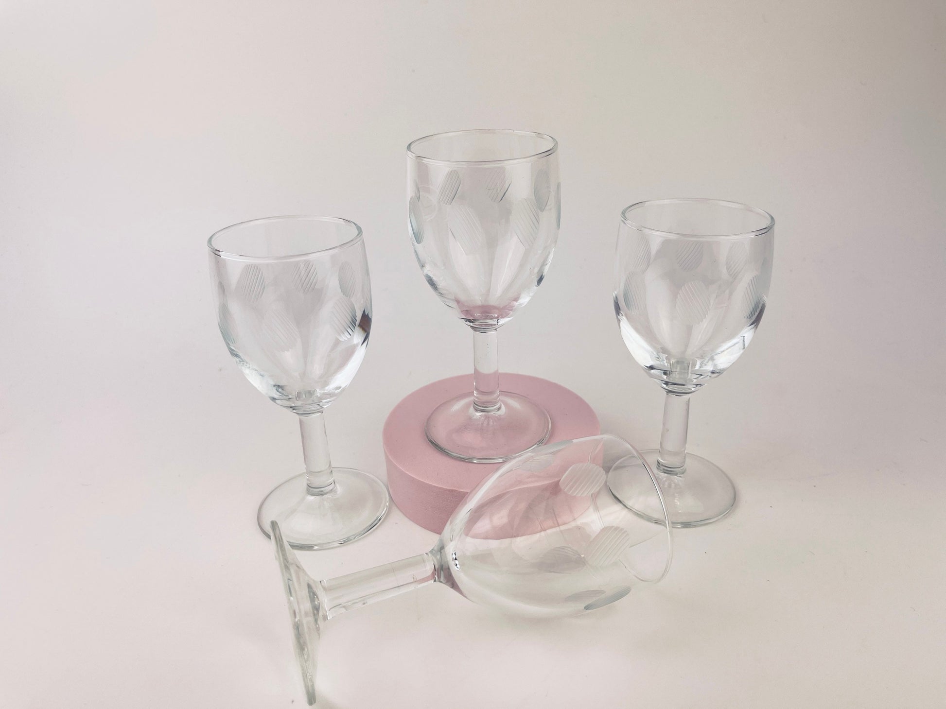 Product image for 'vintage etched polka dot clear port sherry glasses set of four 4' (view afaff9)