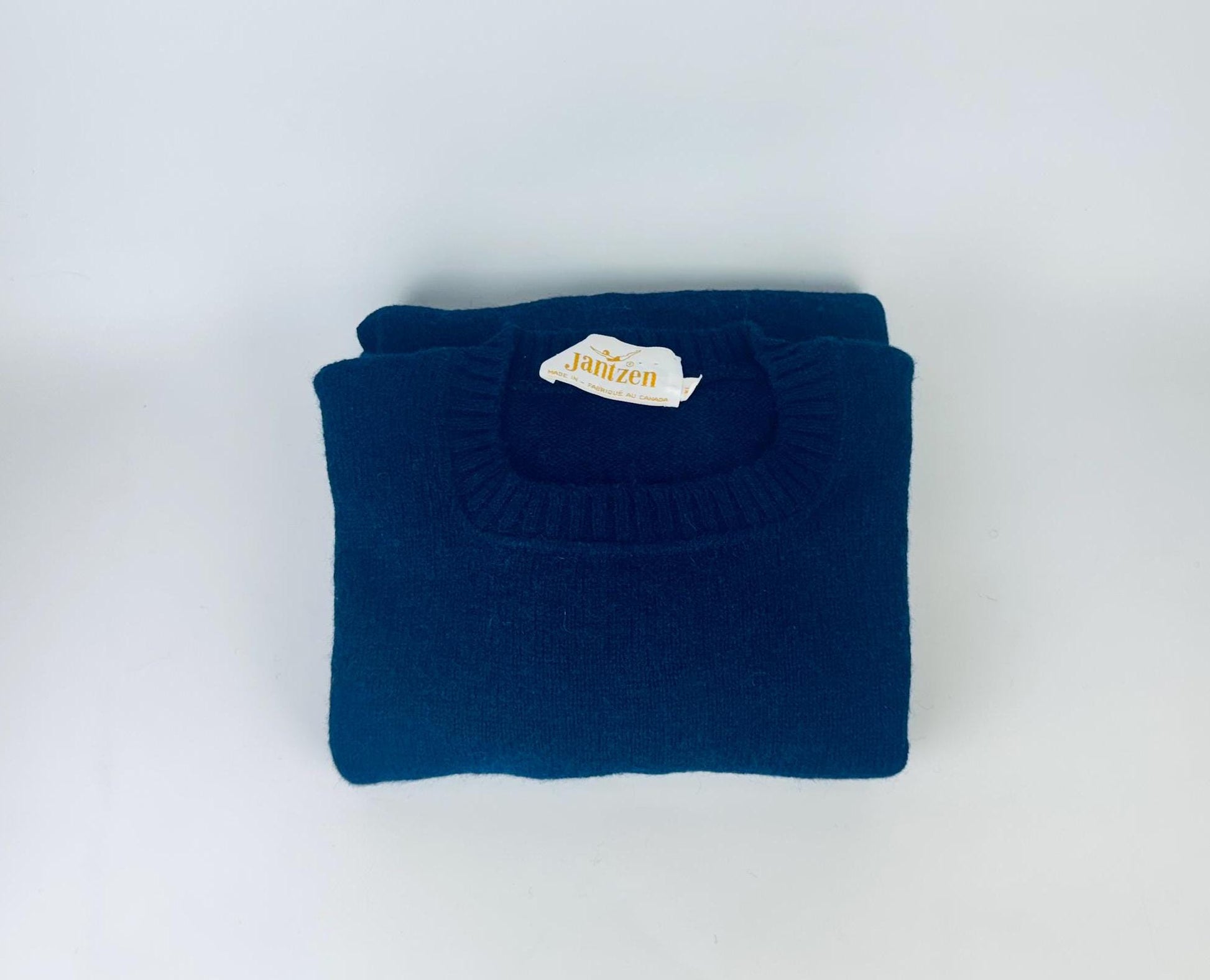Product image for 'vintage jantzen blue wool sweater size xl made in canada' (view 489ff4)