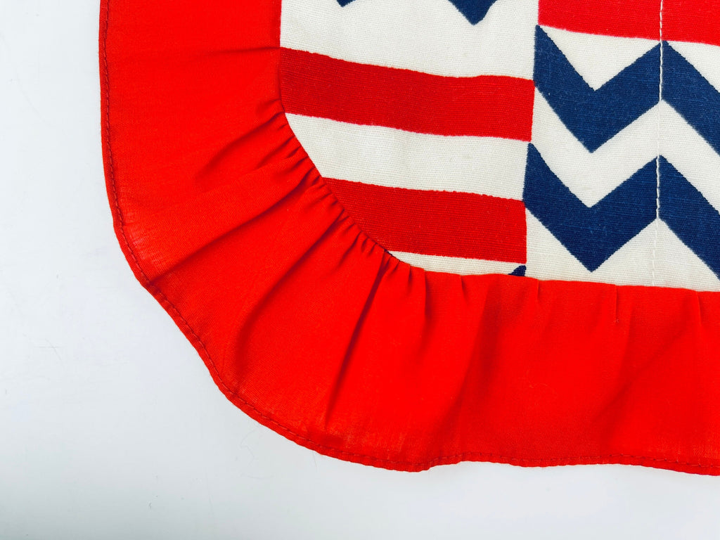 Product image for 'vintage chevron striped ruffled waist apron three pockets' (view c42dd8)