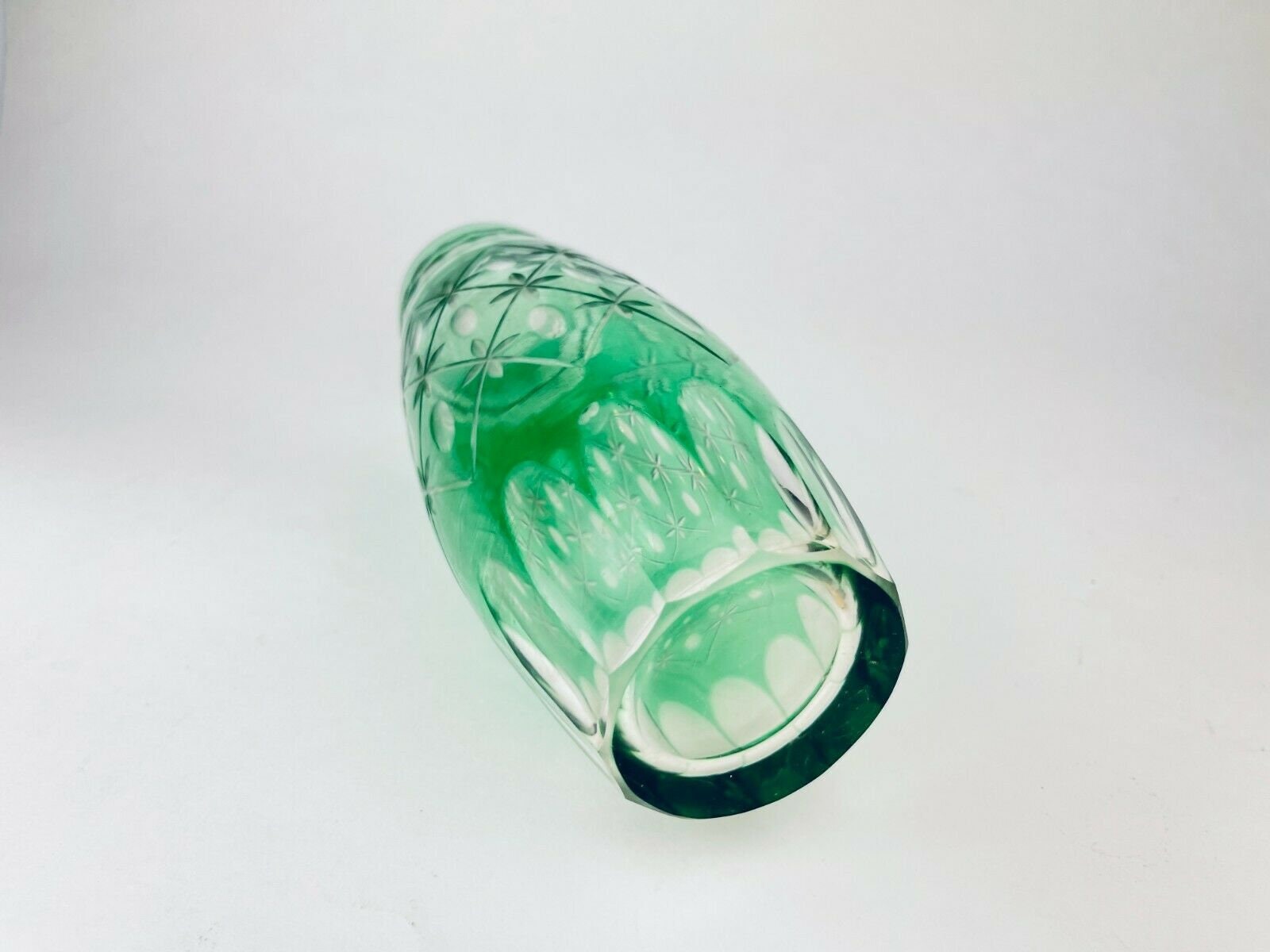 Product image for 'vintage etched green crystal glass vase boho star oval pattern' (view 8be459)