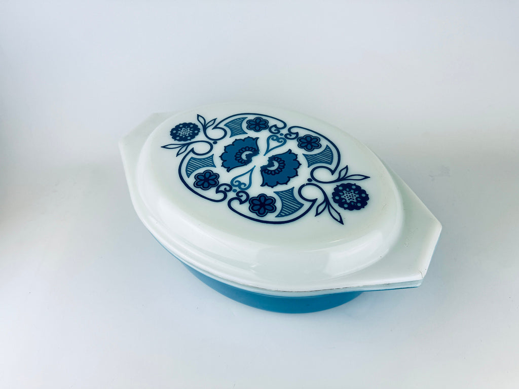 Product image for 'vintage horizon blue pyrex oval casserole dish 2 1 2 qt made in usa' (view cbaf12)
