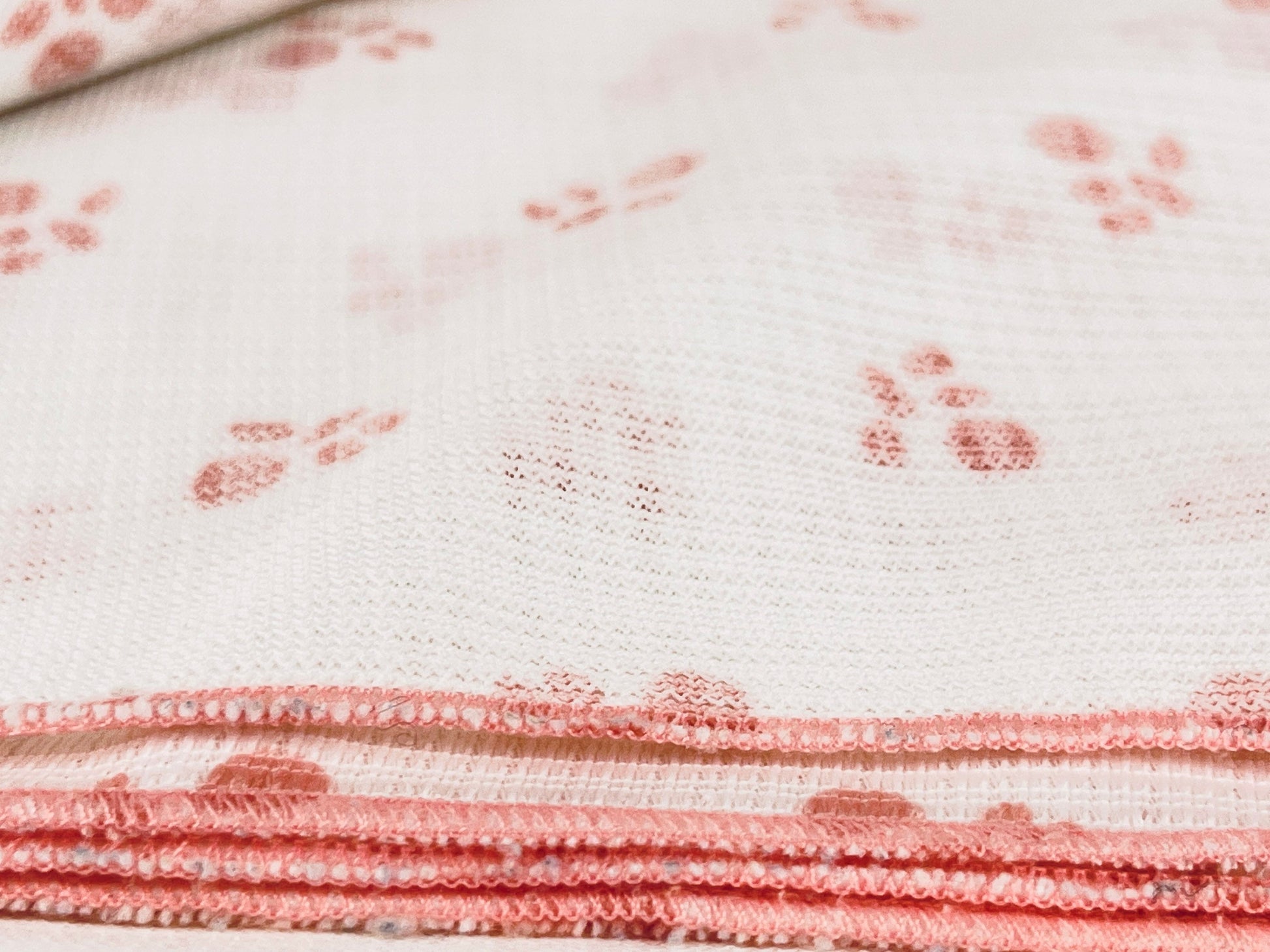 Product image for 'vintage semi sheer white pink floral acrylic rectangular table cloth' (view fd3d06)