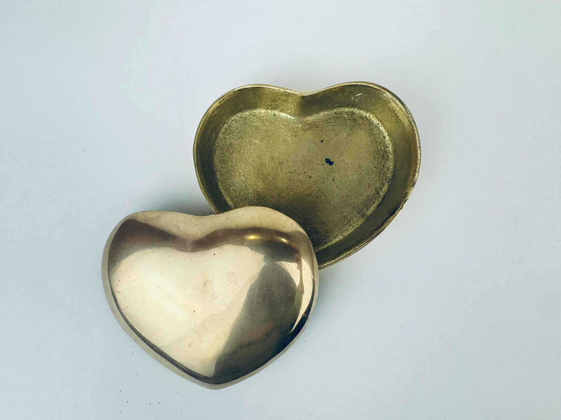 Product image for 'vintage solid brass heart ring trinket dish made in korea' (view 38c42d)