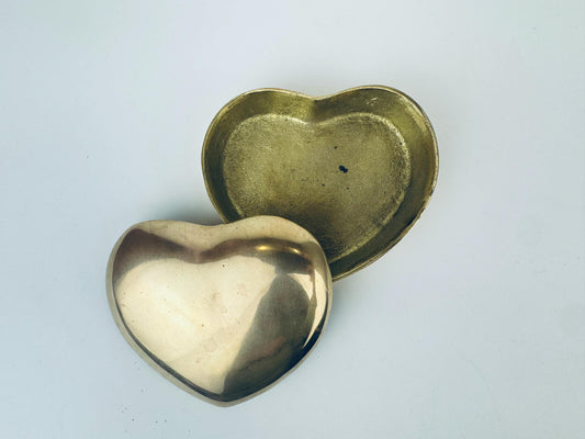 Product image for 'vintage solid brass heart ring trinket dish made in korea' (view 38c42d)